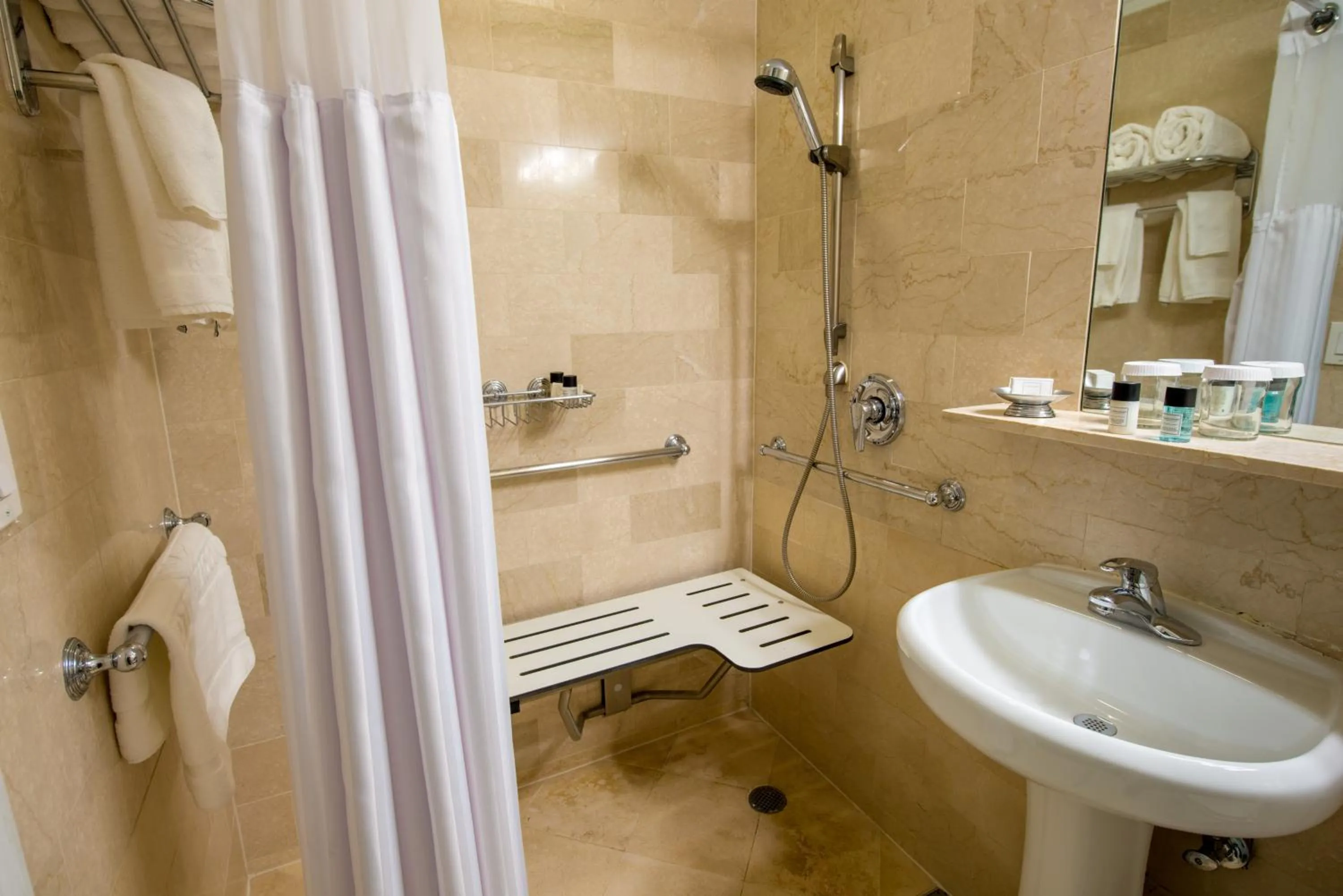 Shower in Hotel Beacon