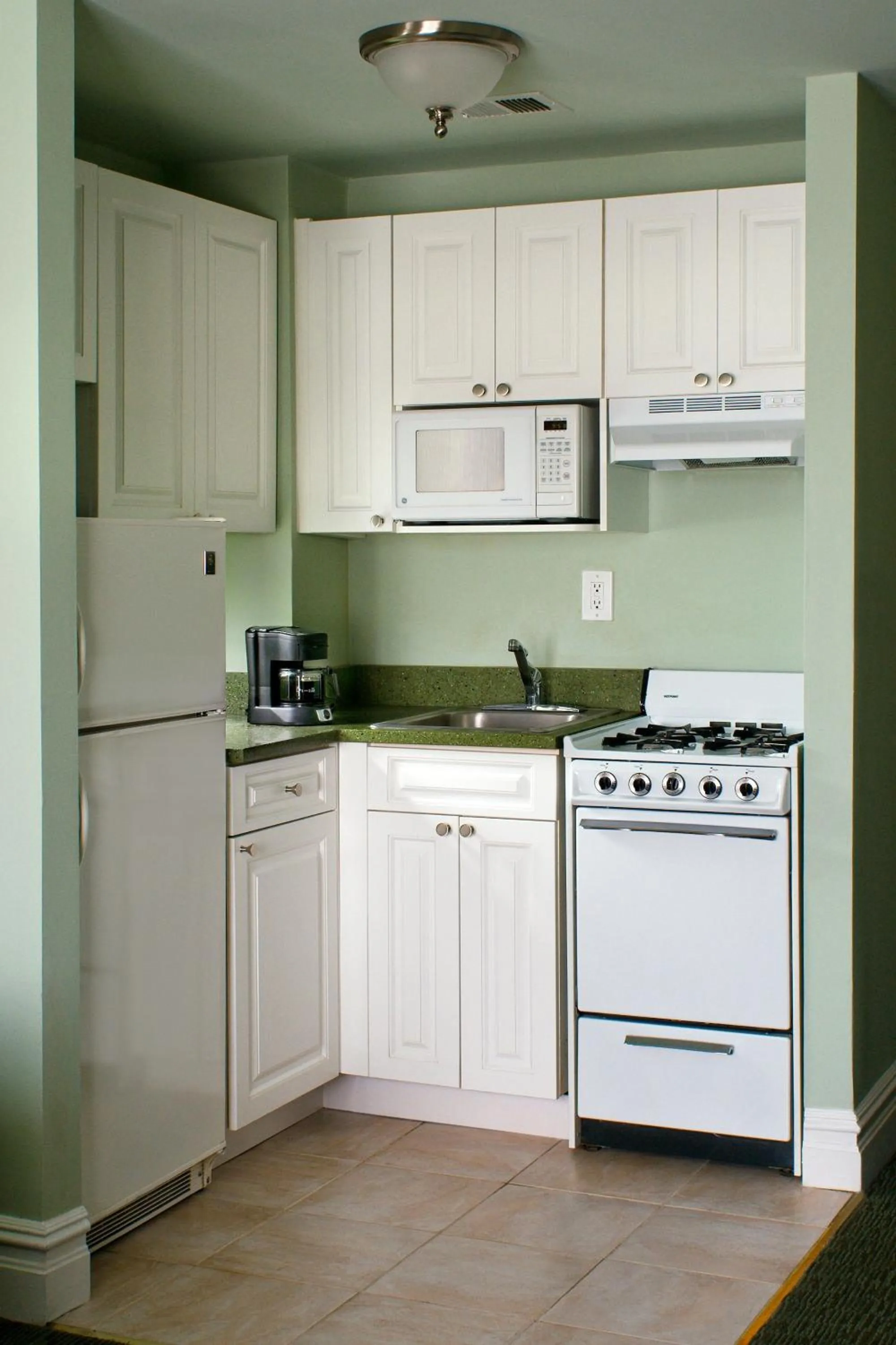 Kitchen or kitchenette in Hotel Beacon