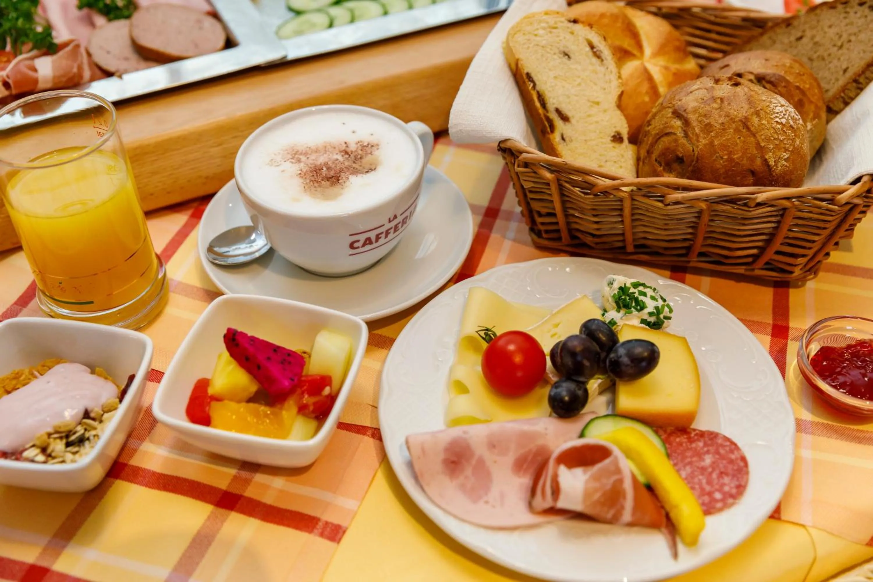 Buffet breakfast in Landhotel Grätz