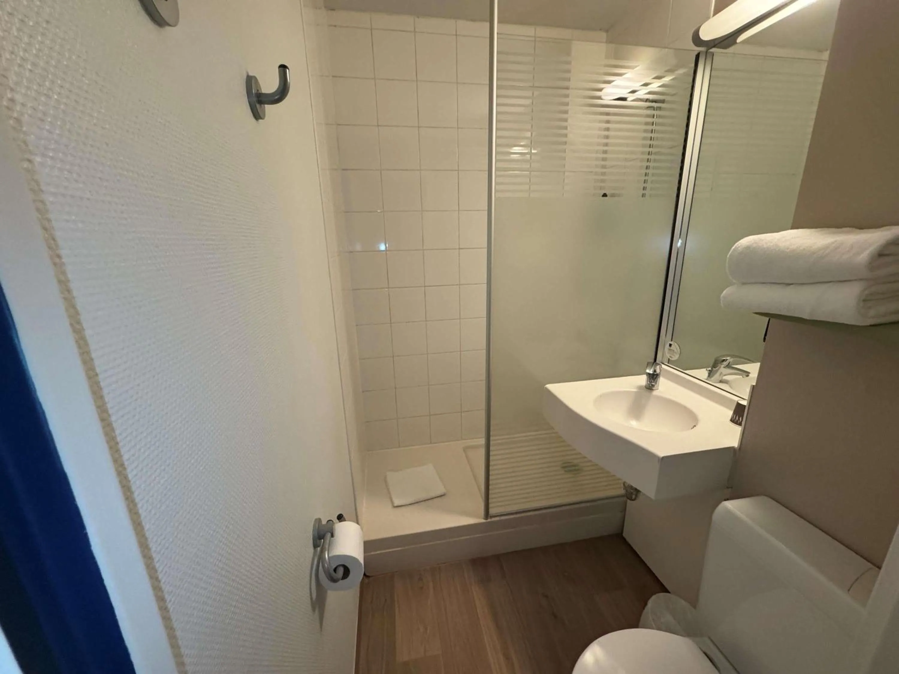 Bedroom in ibis budget Rouen Parc des Expos Zenith