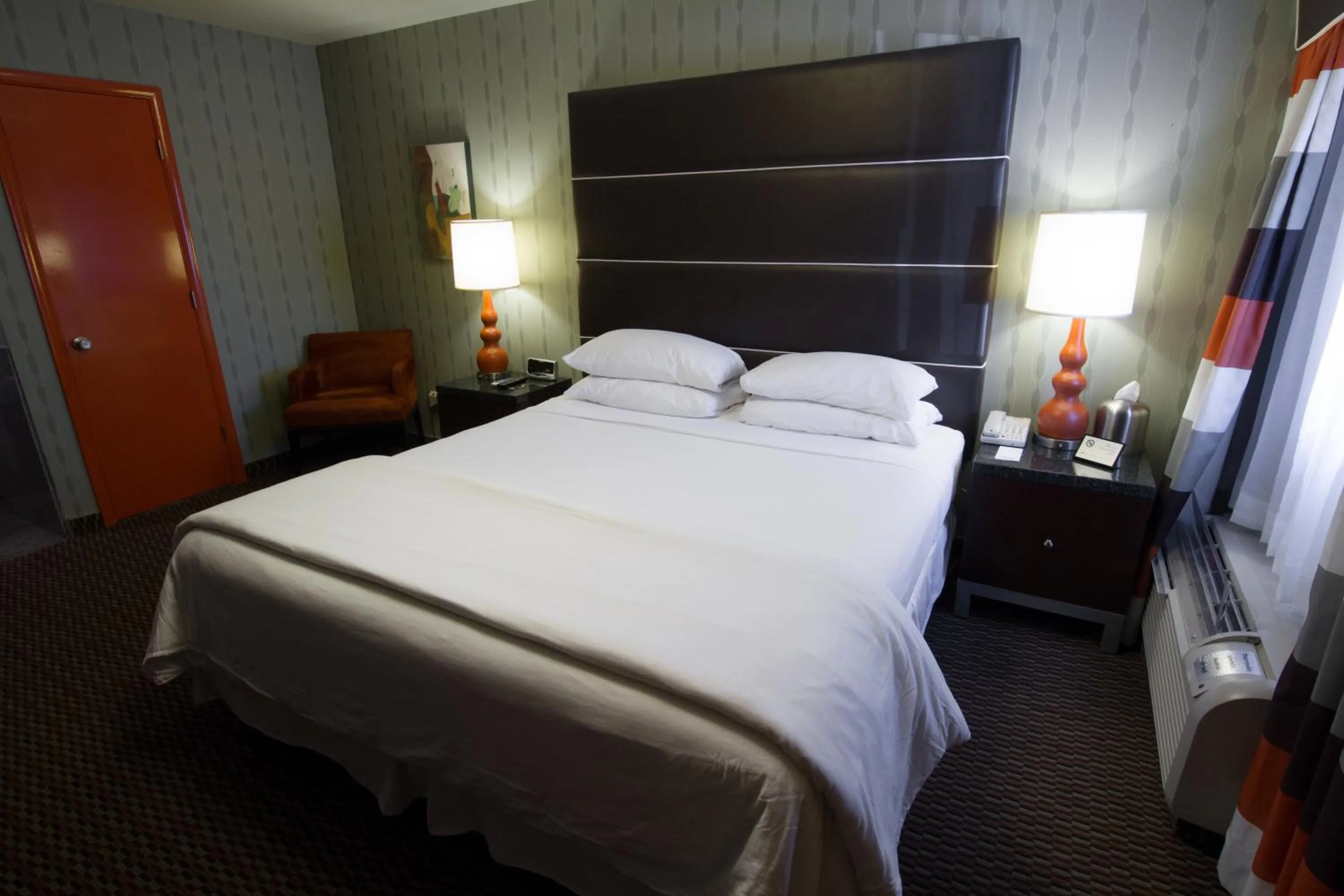 Bed in 3 Palms Hotel