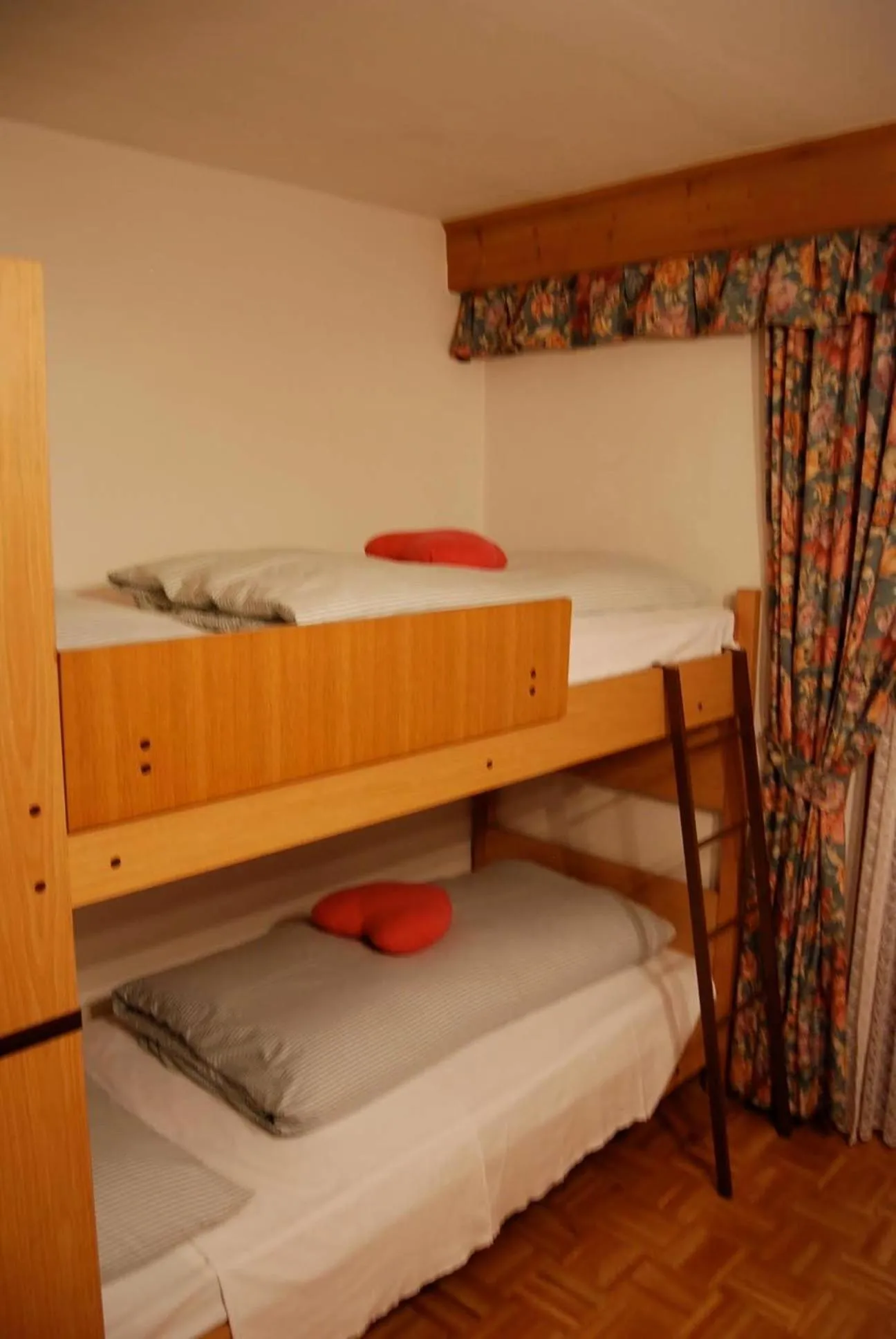 Bed in Albergo Genziana