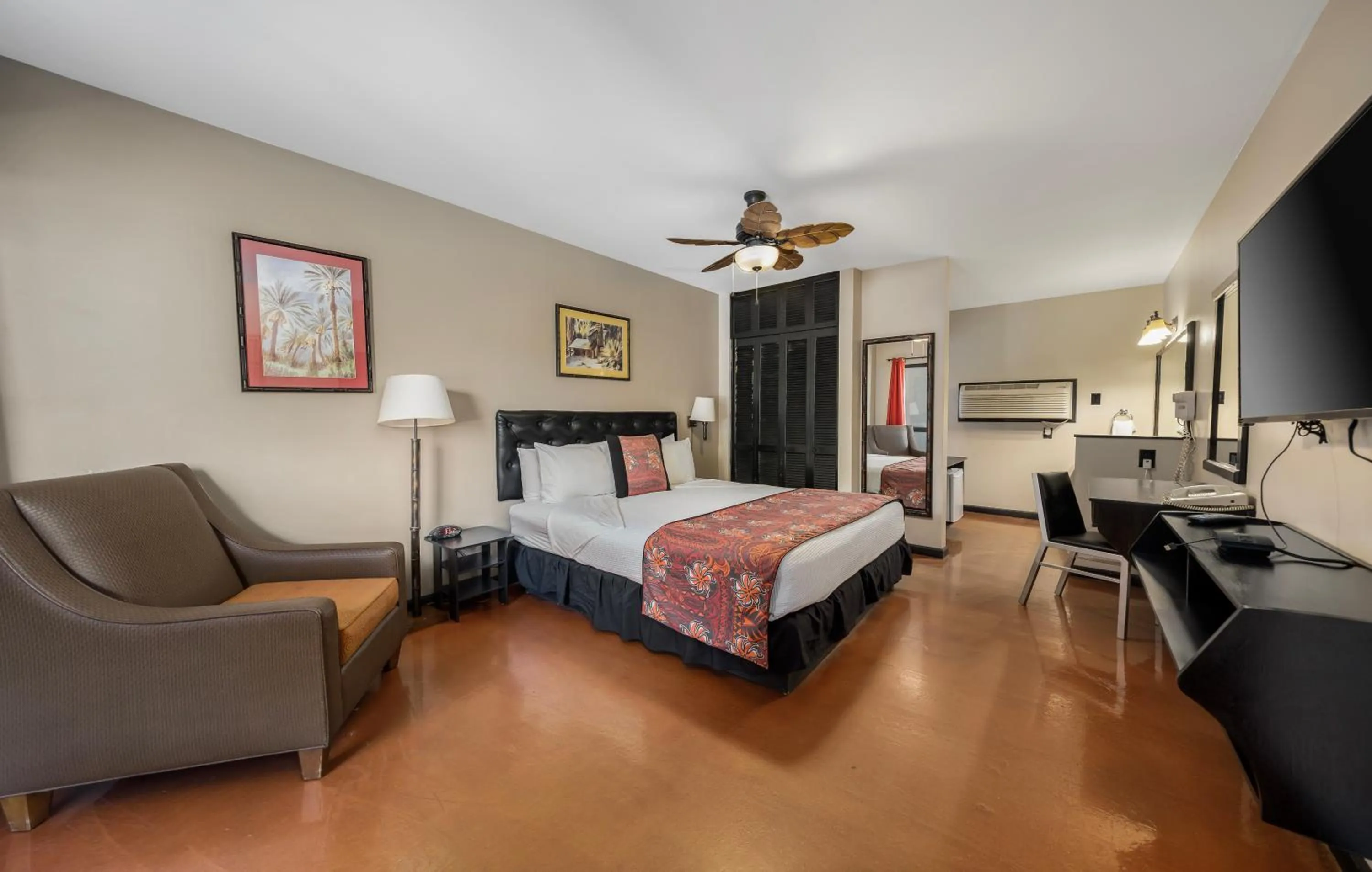 Photo of the whole room, Bed in Caliente Tropics