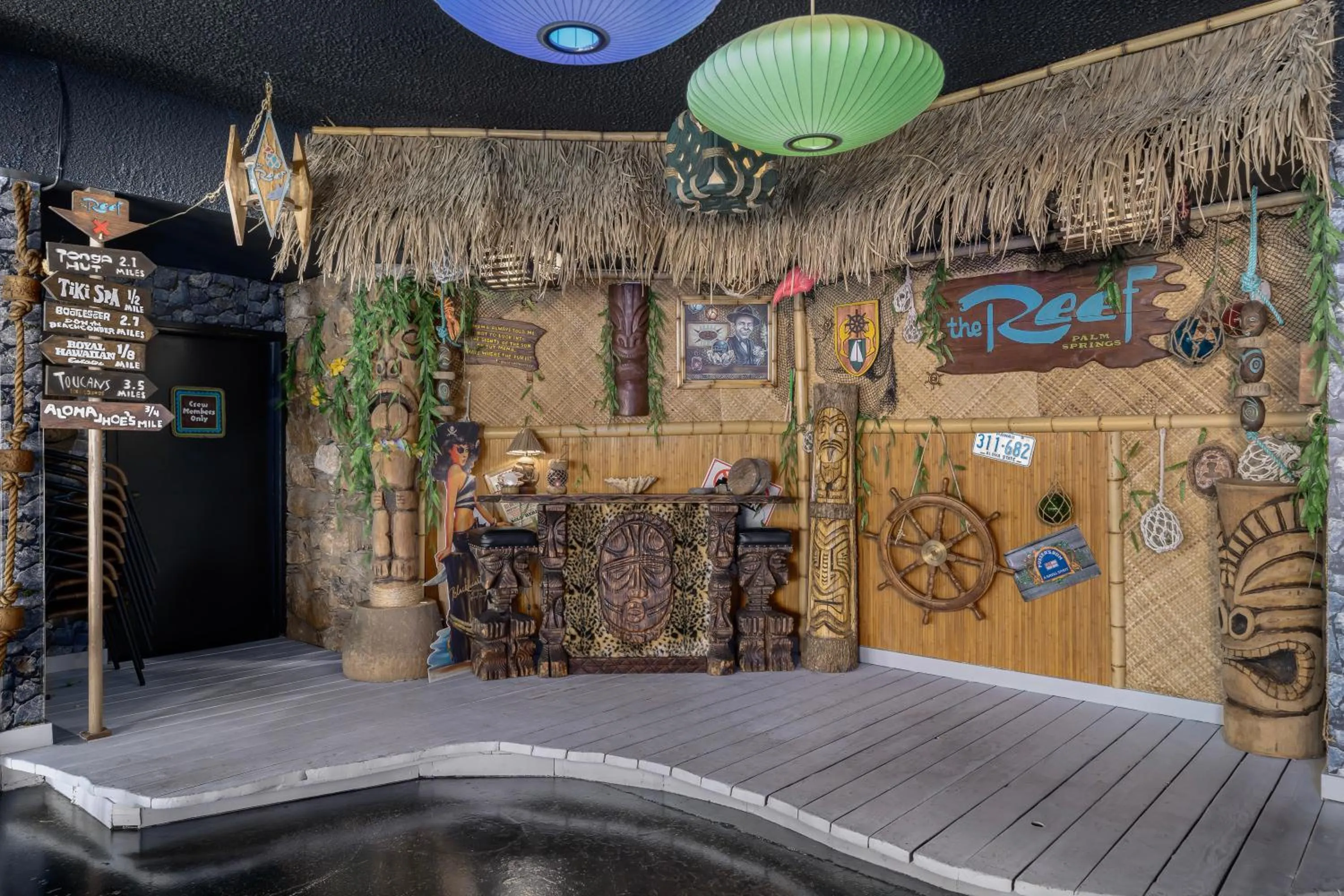 Restaurant/places to eat in Caliente Tropics