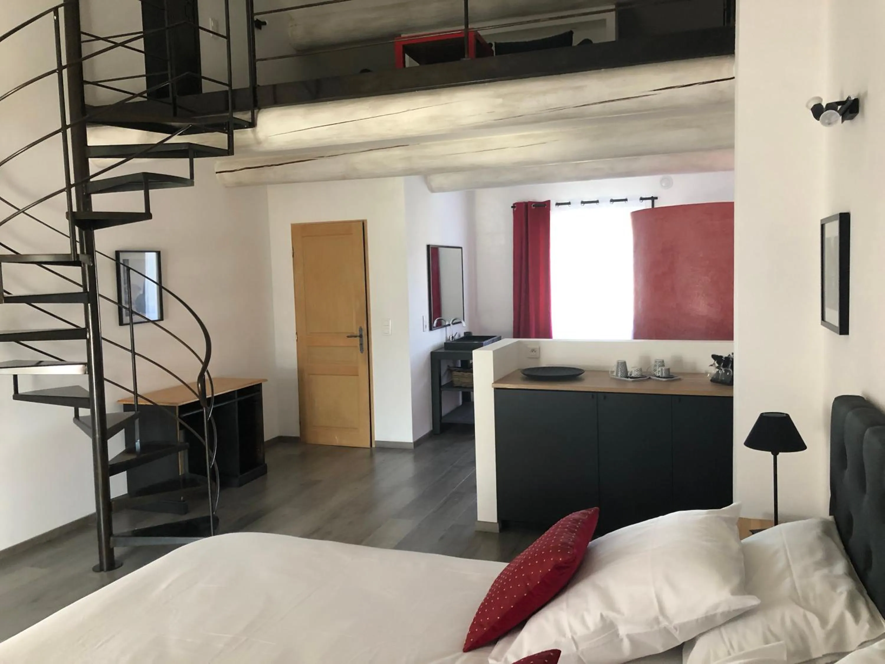 Bedroom, Bed in B&B dans Mas en pierres