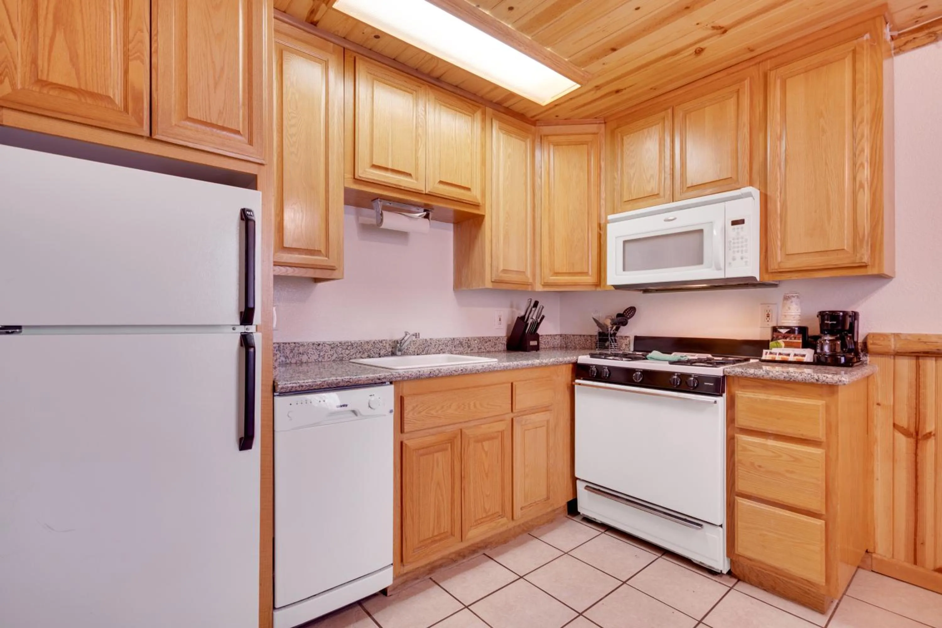 Kitchen or kitchenette in 3 Peaks Resort & Beach Club