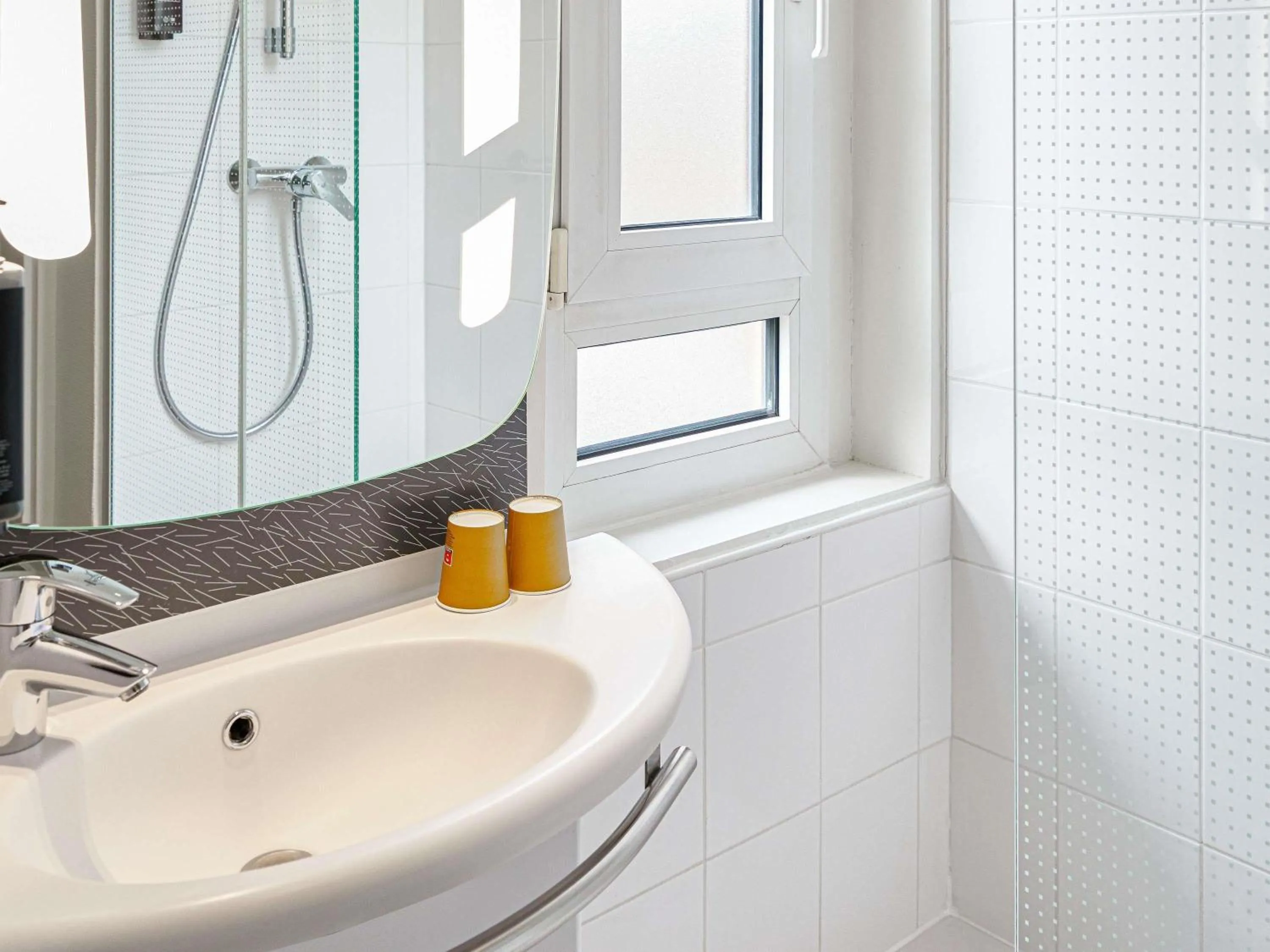 Bedroom in ibis Annecy Centre Vieille Ville