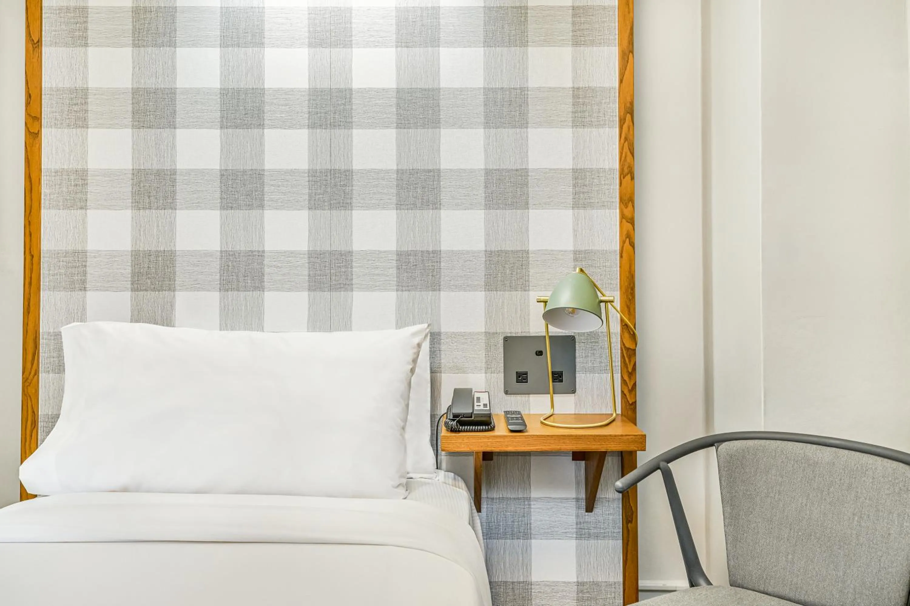 Bed in Paramount Times Square - A Generator Hotel