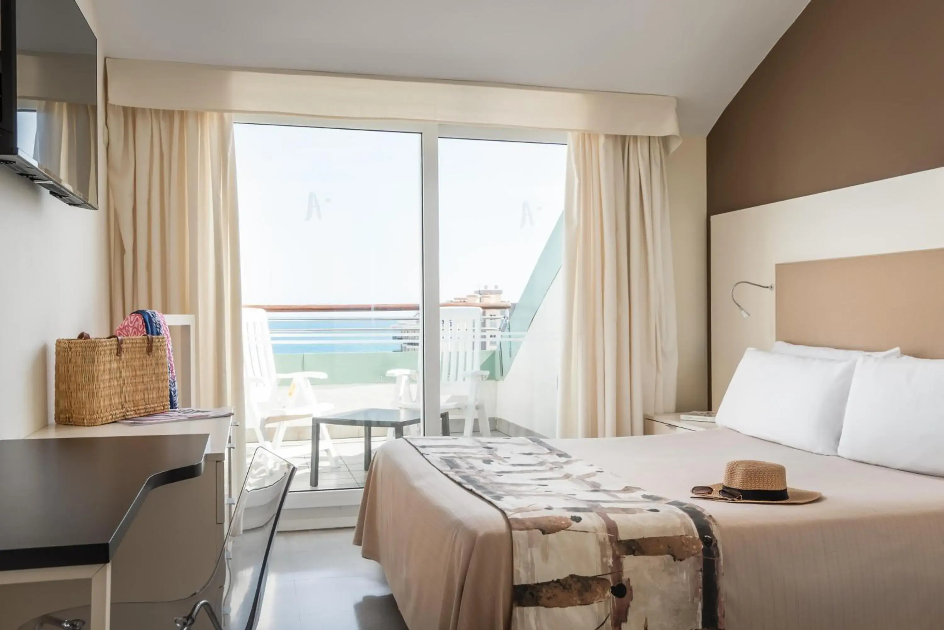 Premium Double Room in ALEGRIA Caprici Verd 4 Sup Premium Double Room in ALEGRIA Caprici Verd 4 Sup