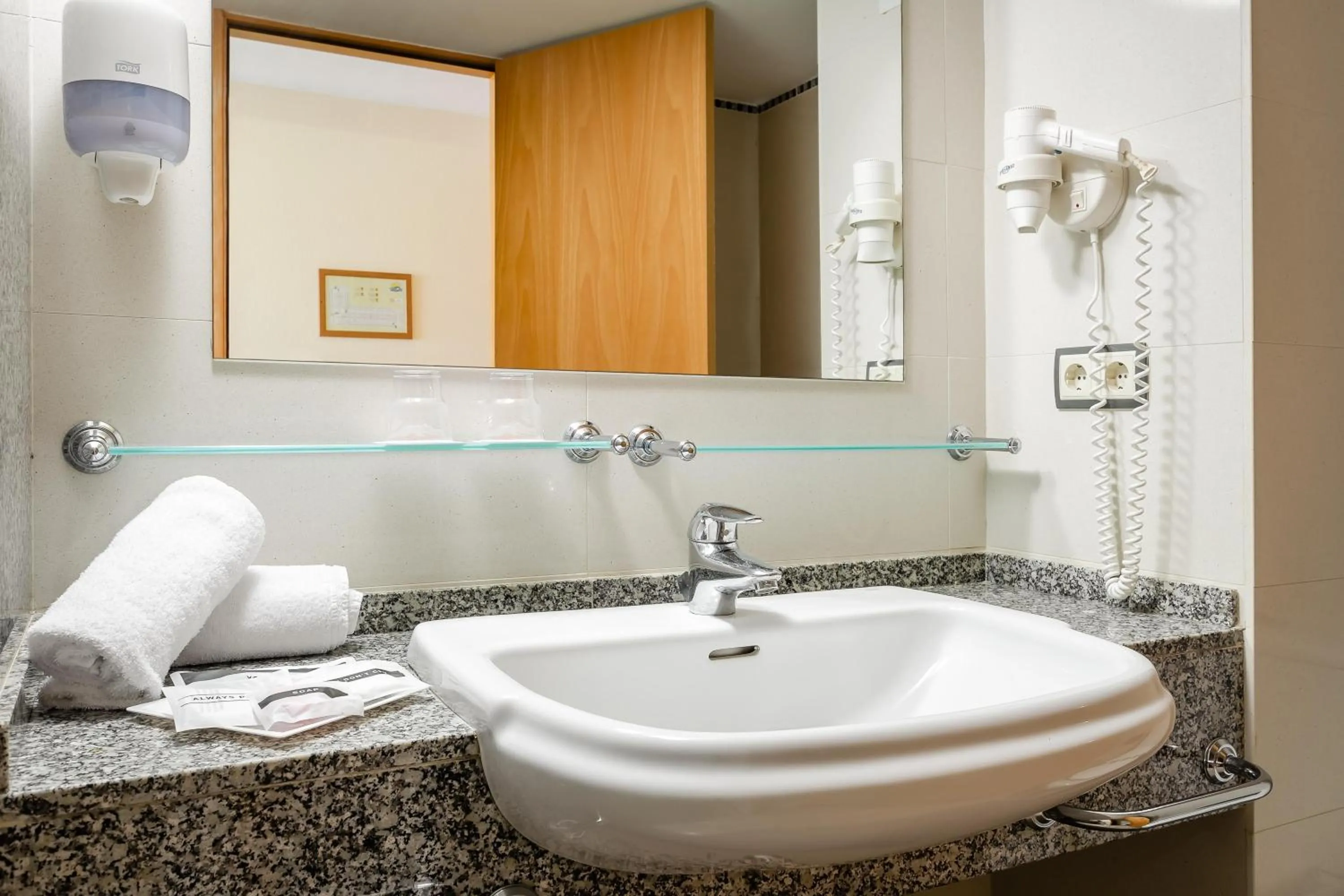 Bathroom in ALEGRIA Caprici Verd 4 Sup