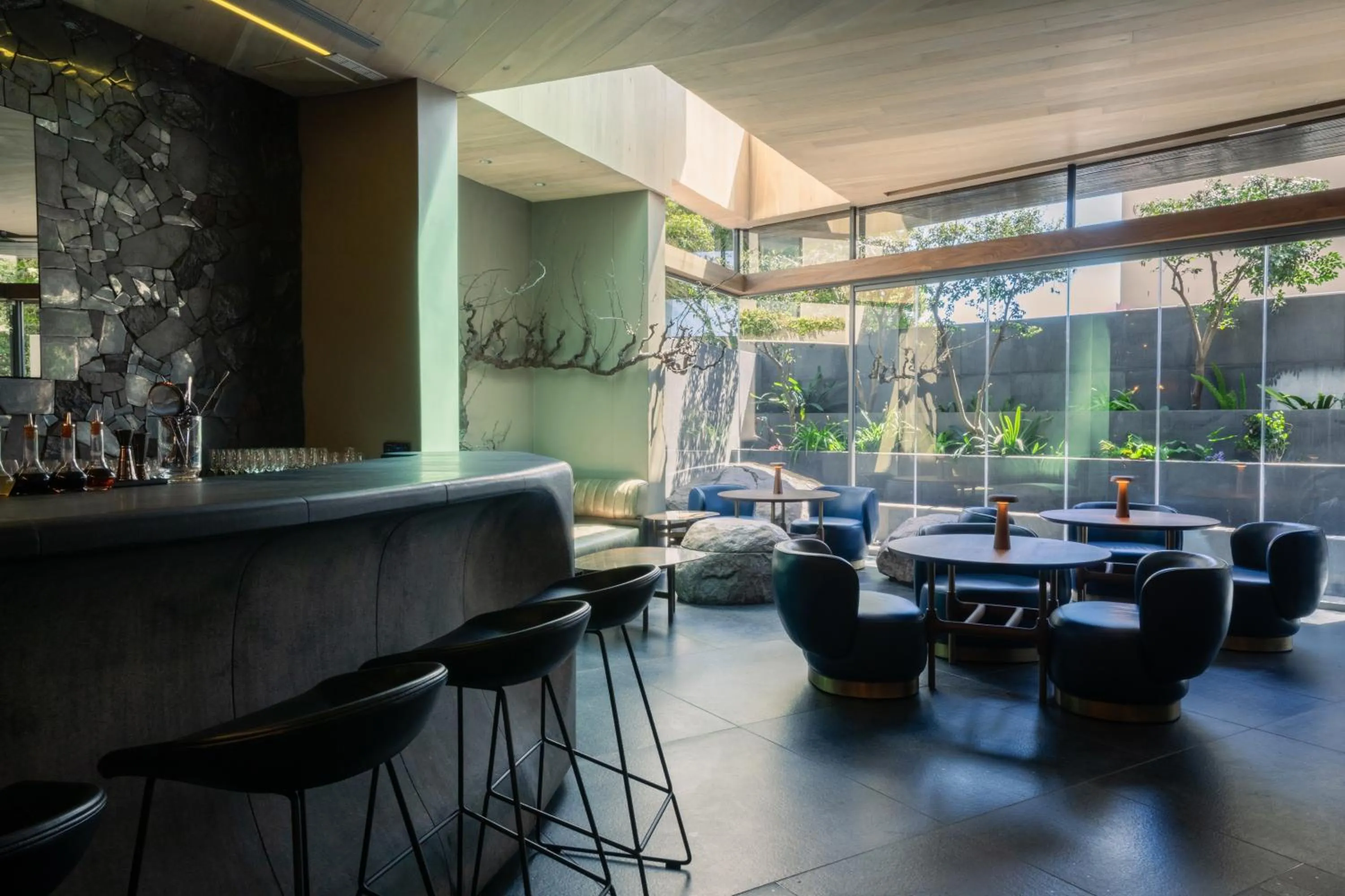 Restaurant/places to eat in Ellerman House