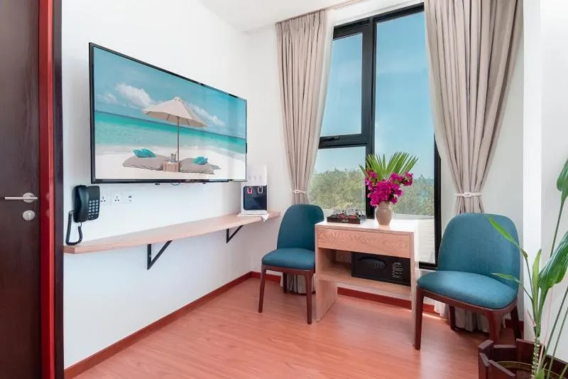 TV and multimedia in Ranthari Hotel and Spa Ukulhas Maldives