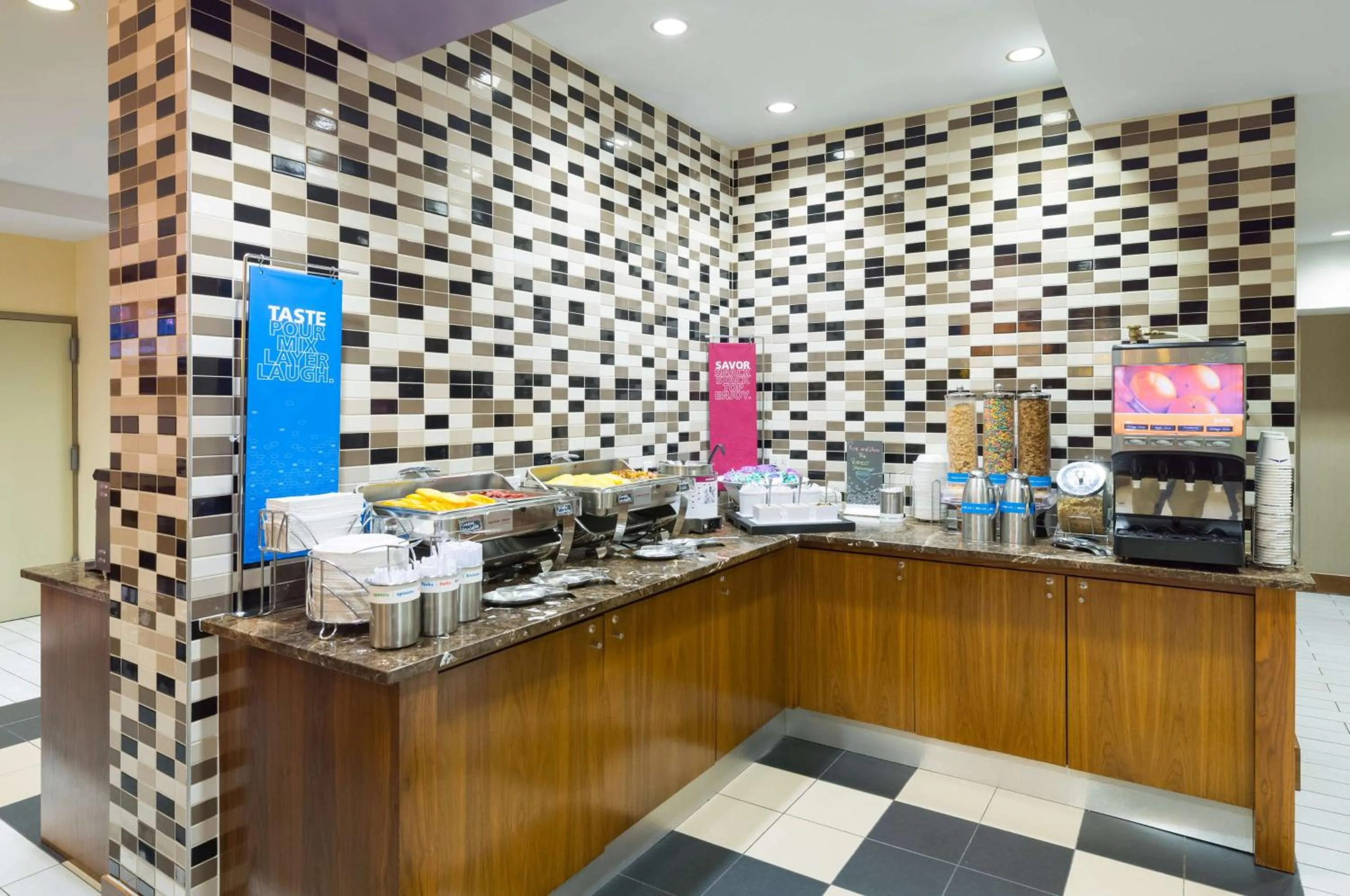 Breakfast in Hampton Inn Madison Square Garden