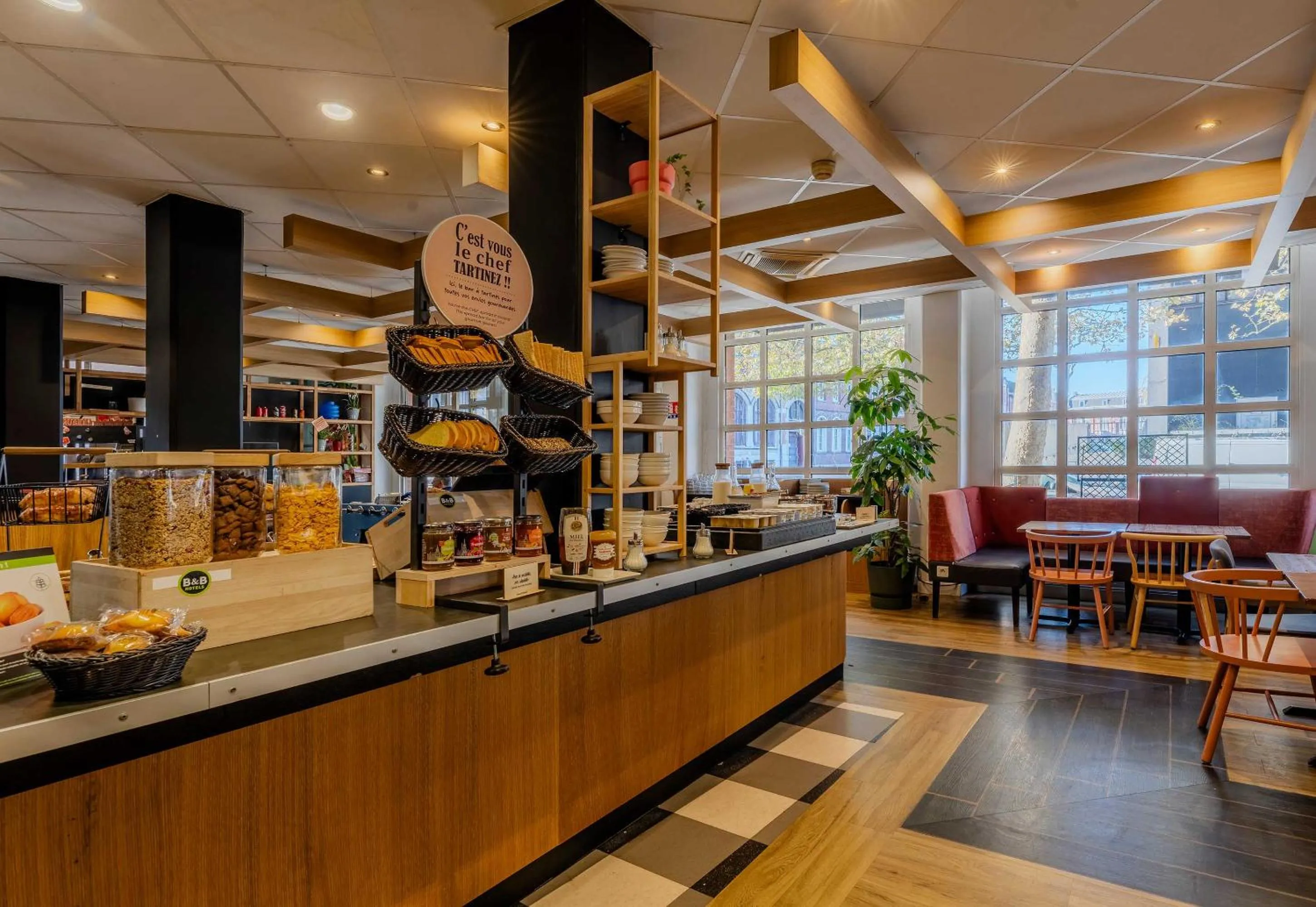 Breakfast in B&B HOTEL Lille Roubaix Centre Grand-Place