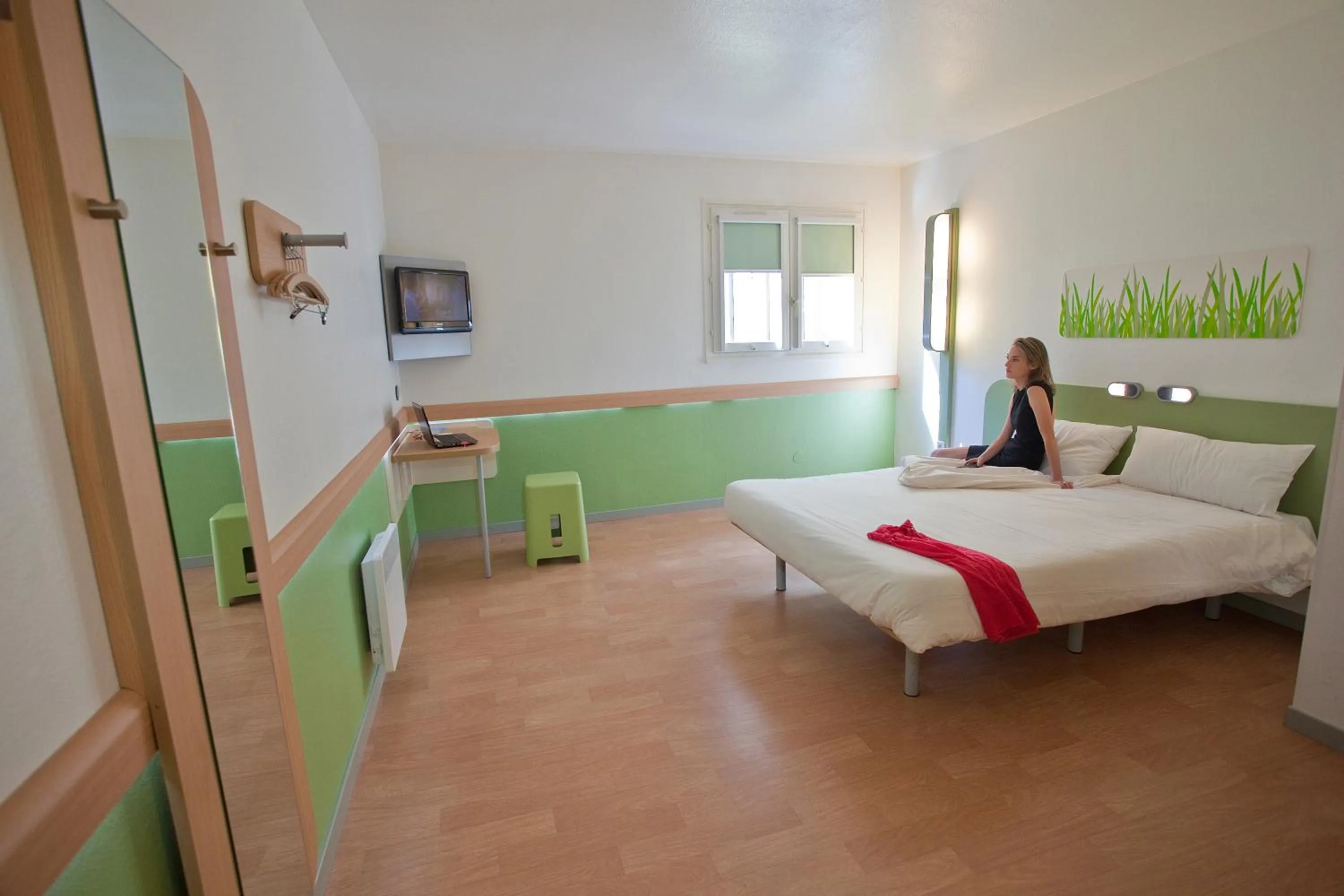 Photo of the whole room, Bed in ibis budget Marne la Vallée