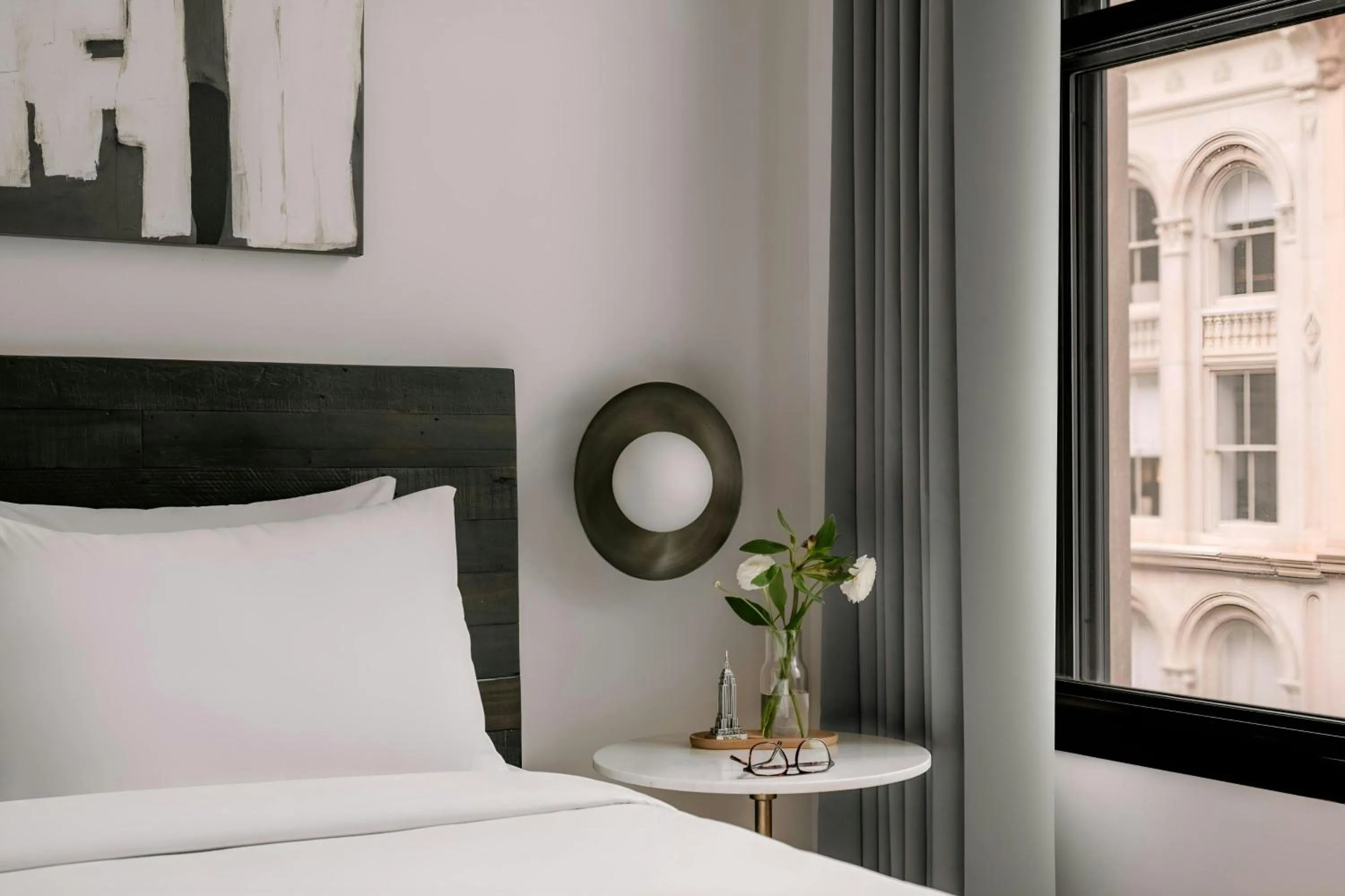 Bedroom, Bed in Duane Street Hotel Tribeca, Sonder by Marriott Bonvoy