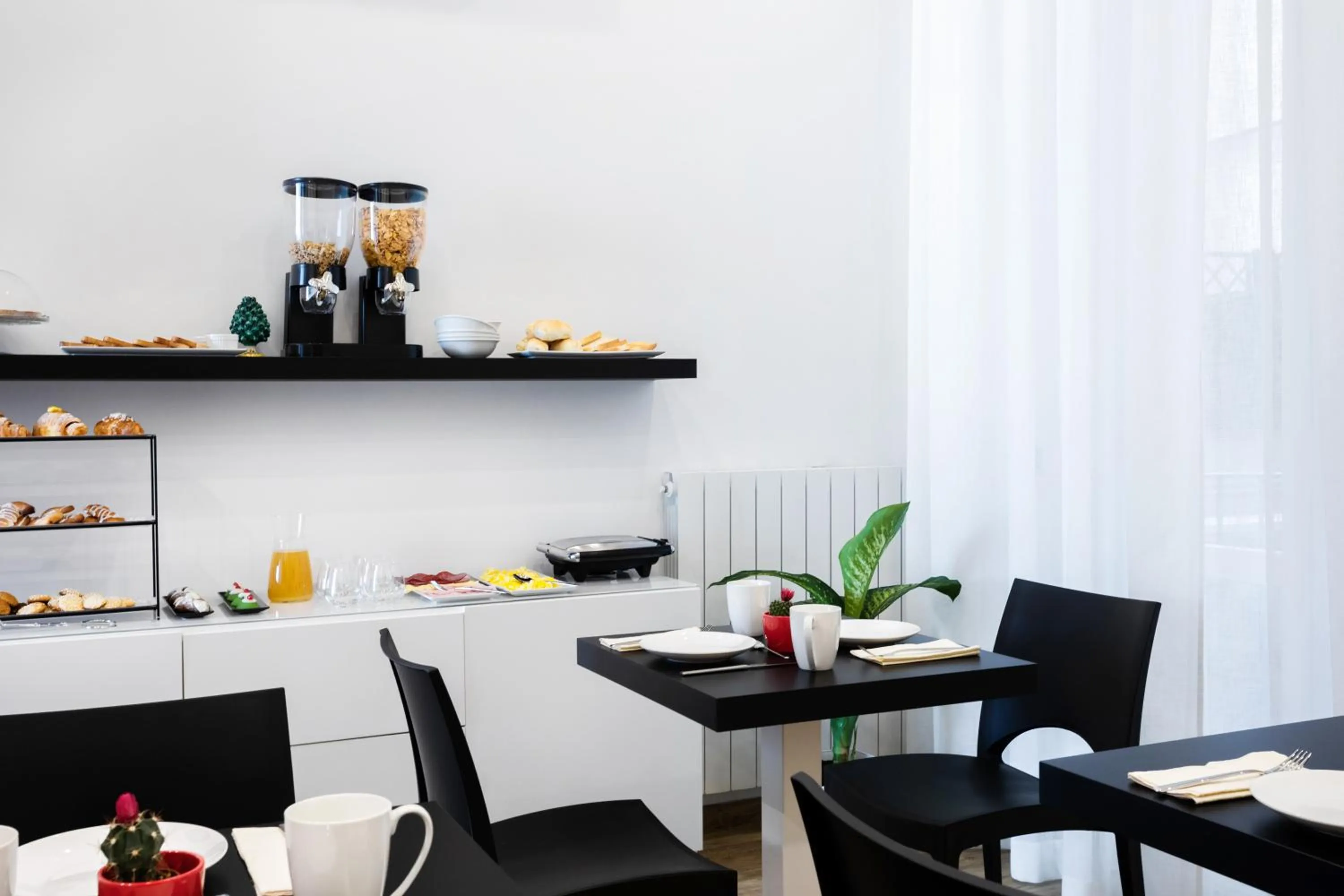 Dining area in Lighea aqua suites and breakfast