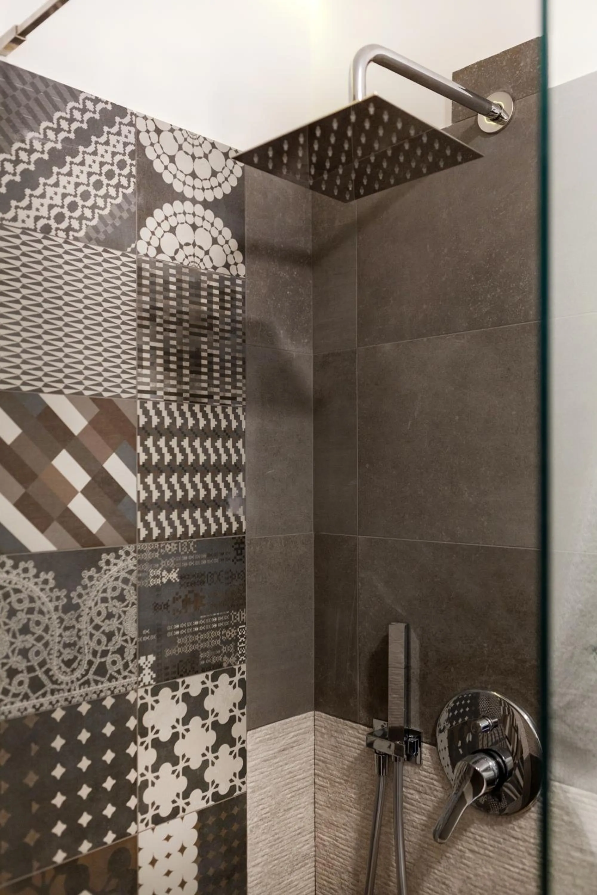 Shower in Lighea aqua suites and breakfast