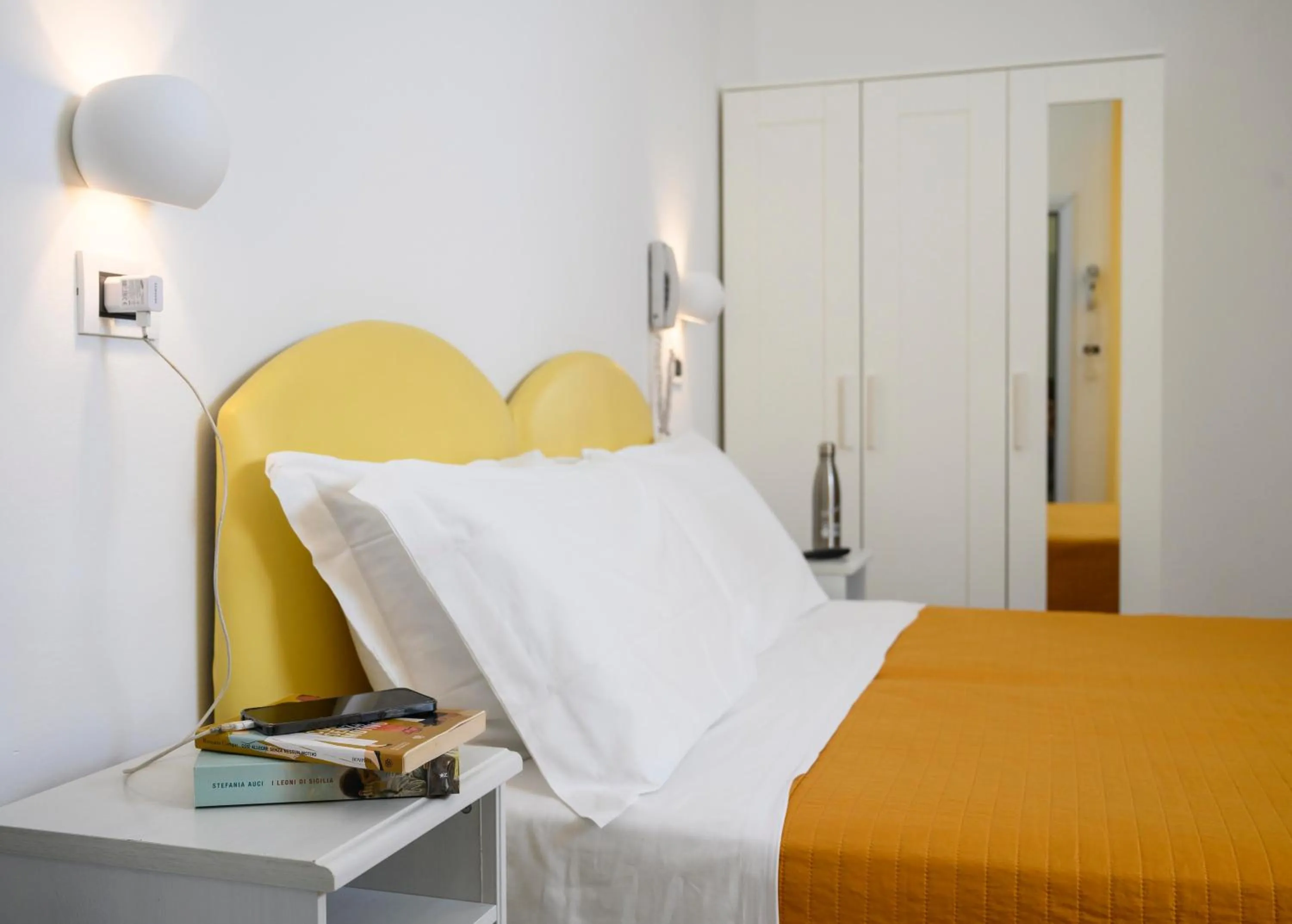 Photo of the whole room, Bed in Hotel St. Moritz