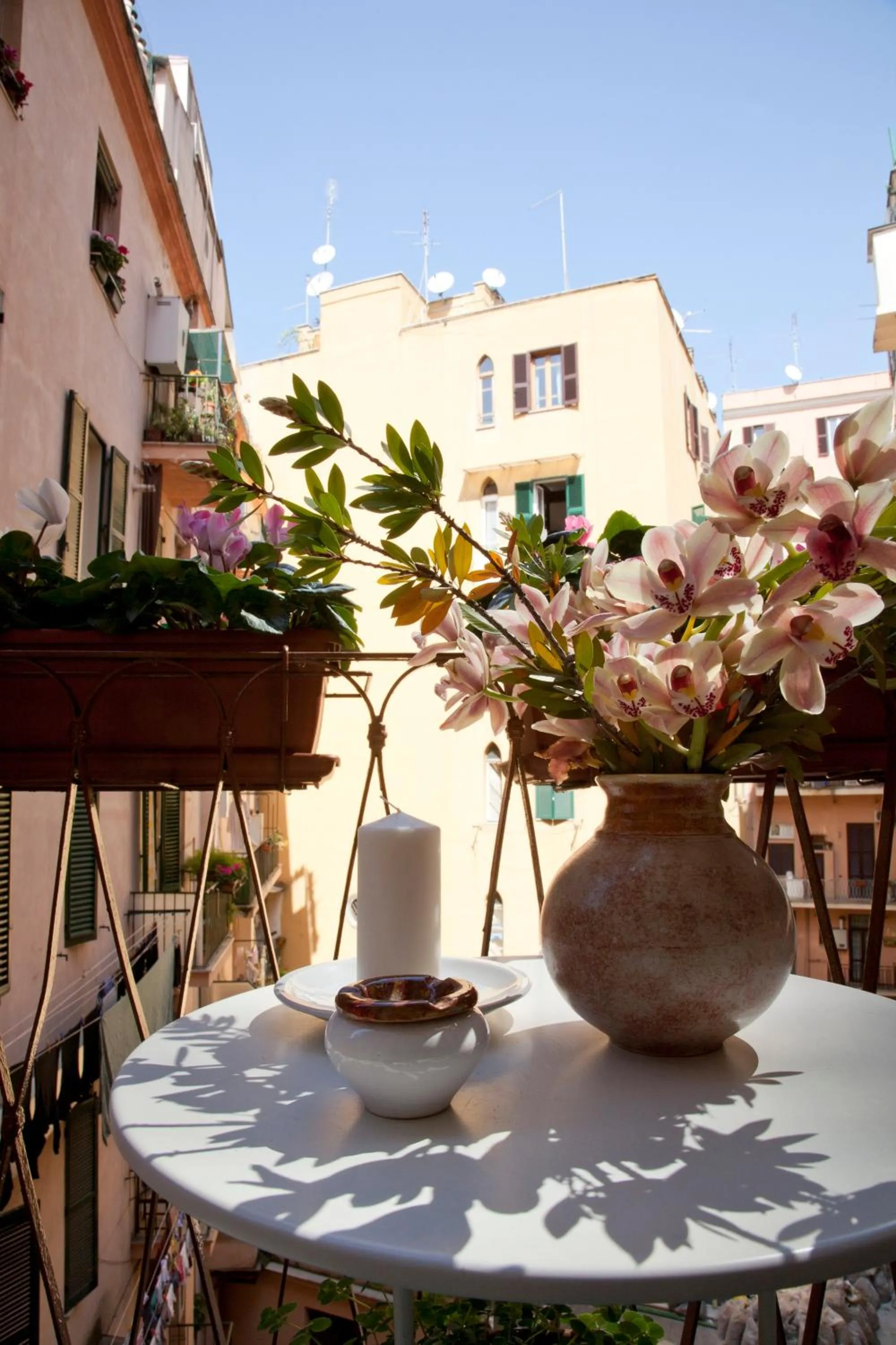 Balcony/Terrace in Domus Victoria Guest House