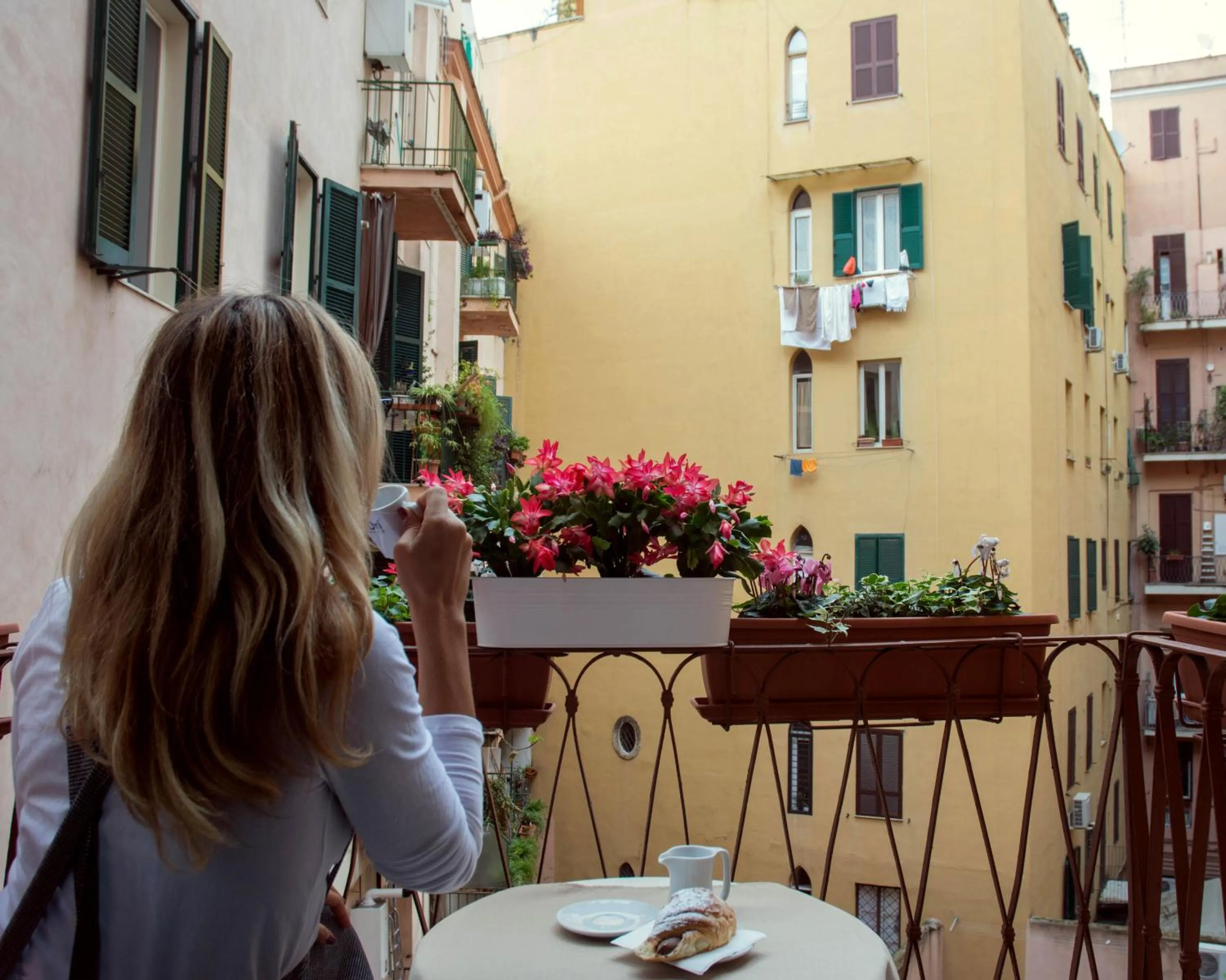 People in Domus Victoria Guest House