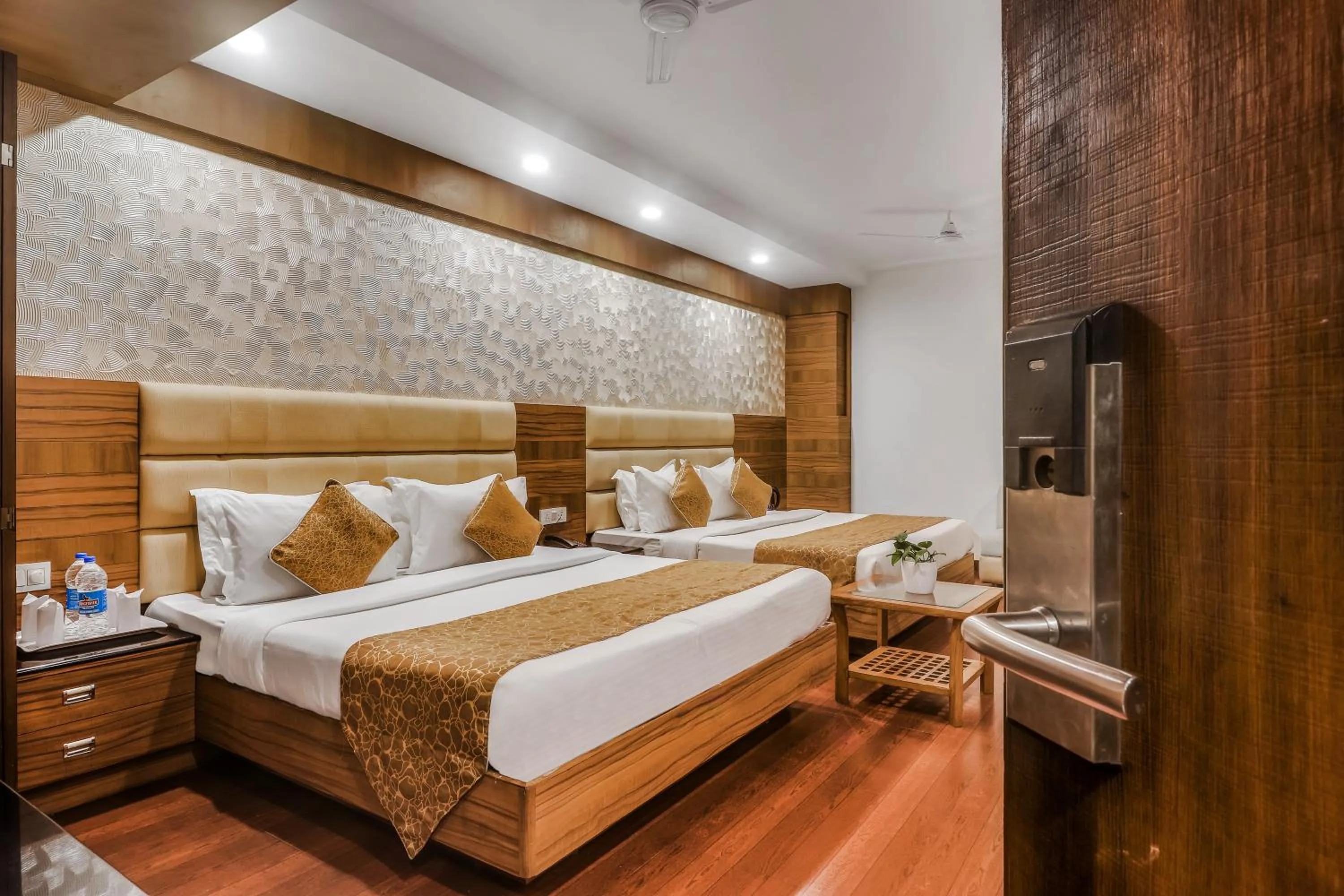 Bedroom, Bed in Hotel Kalka Royal