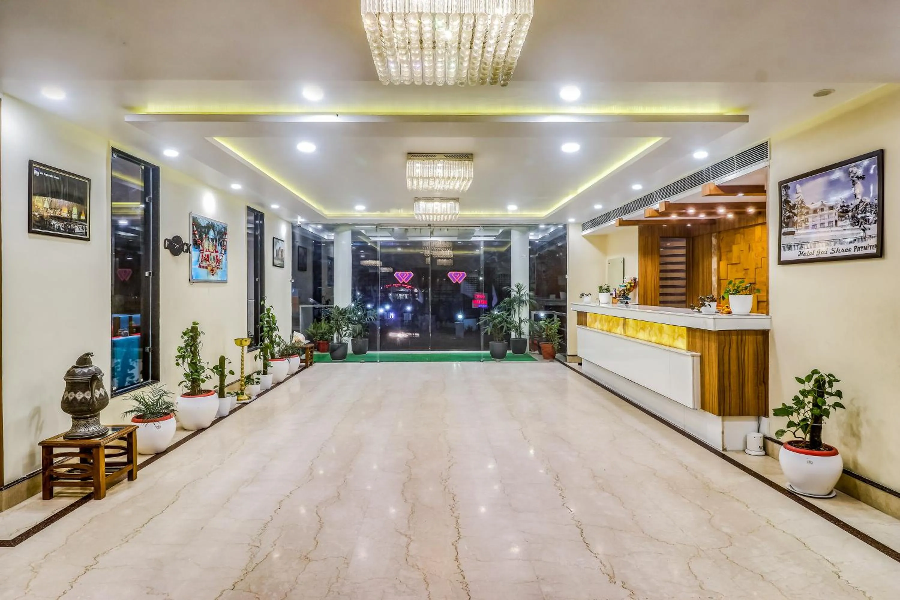 Lobby or reception in Hotel Kalka Royal