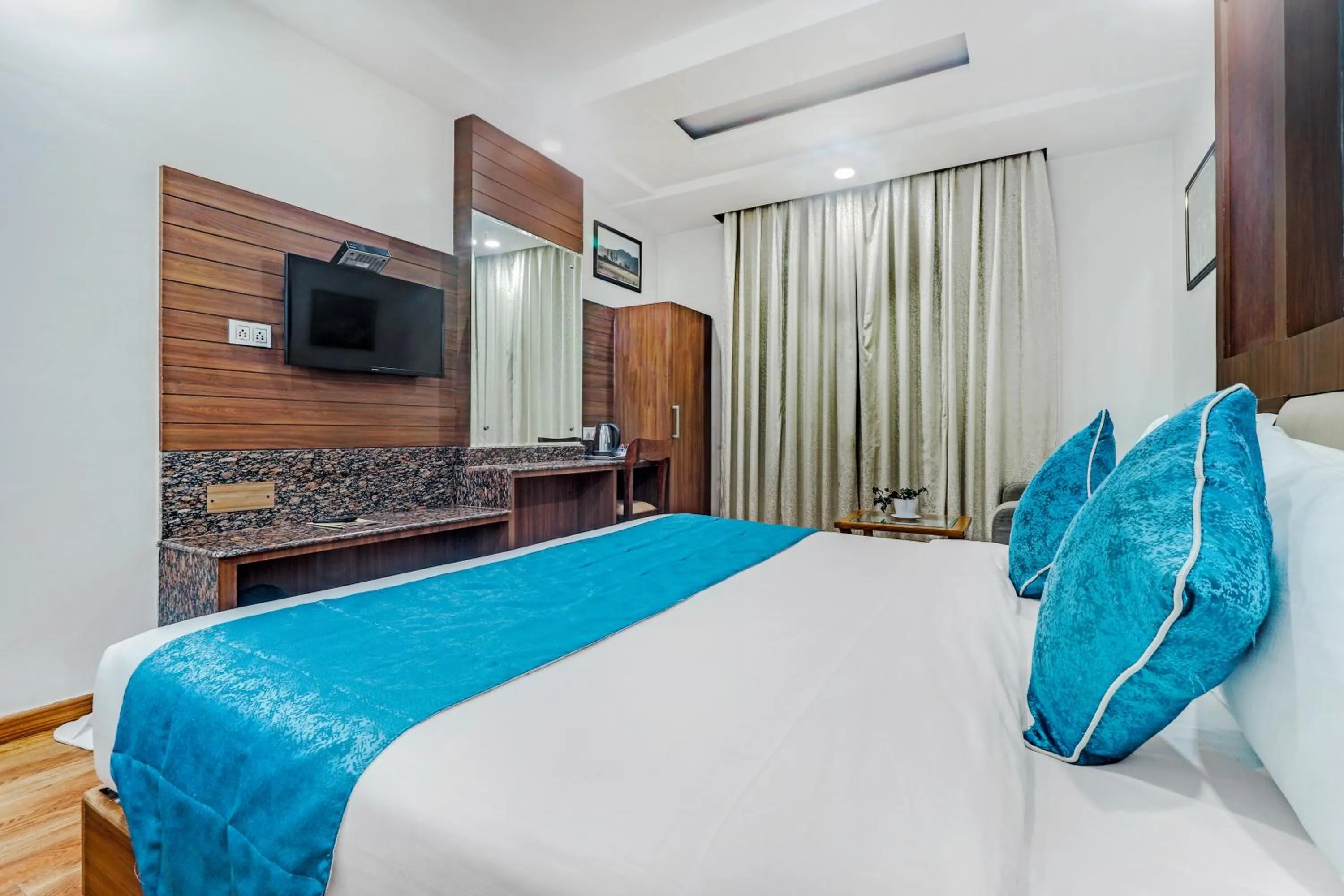 Bedroom, Bed in Hotel Kalka Royal