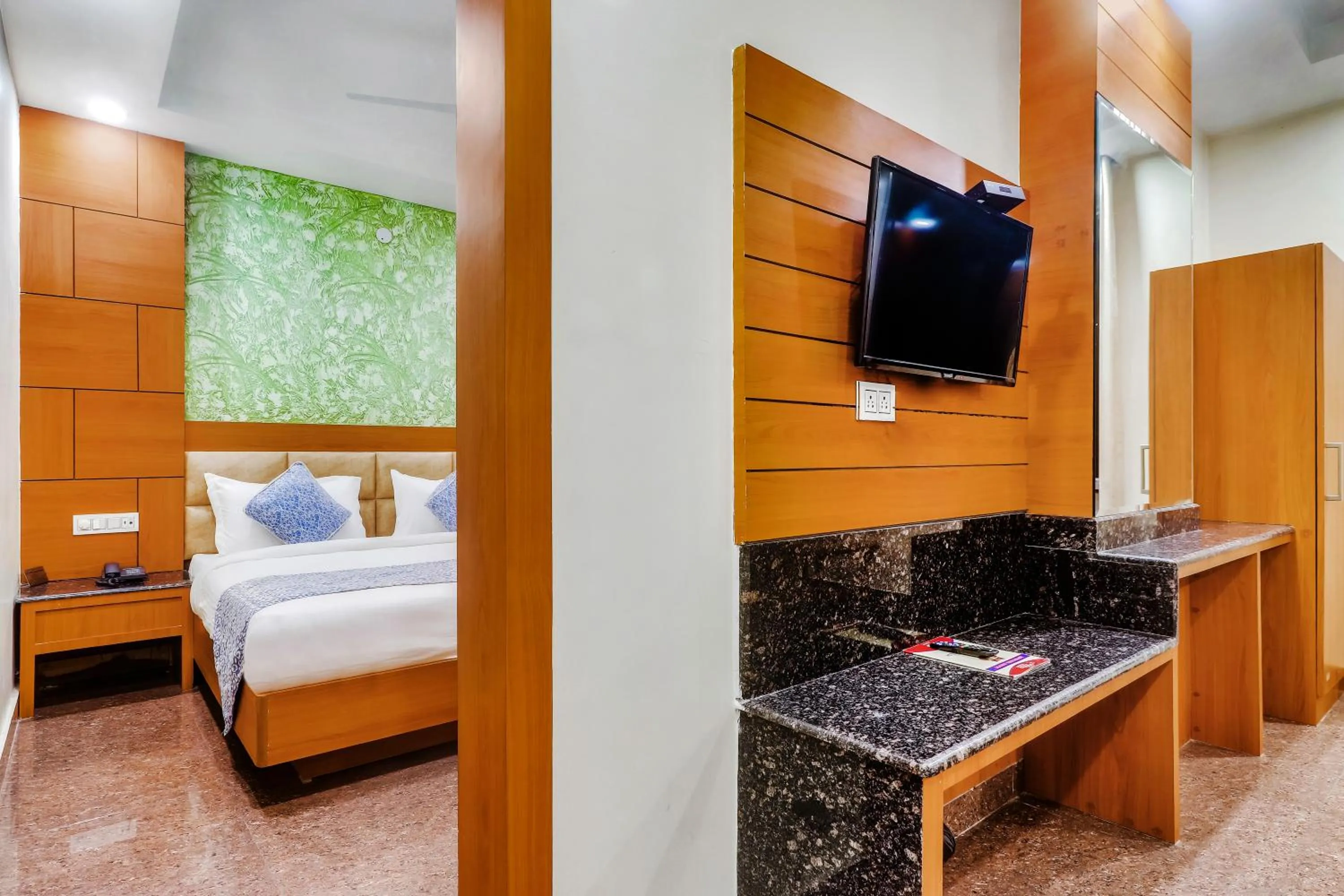 Bedroom, Bed in Hotel Kalka Royal