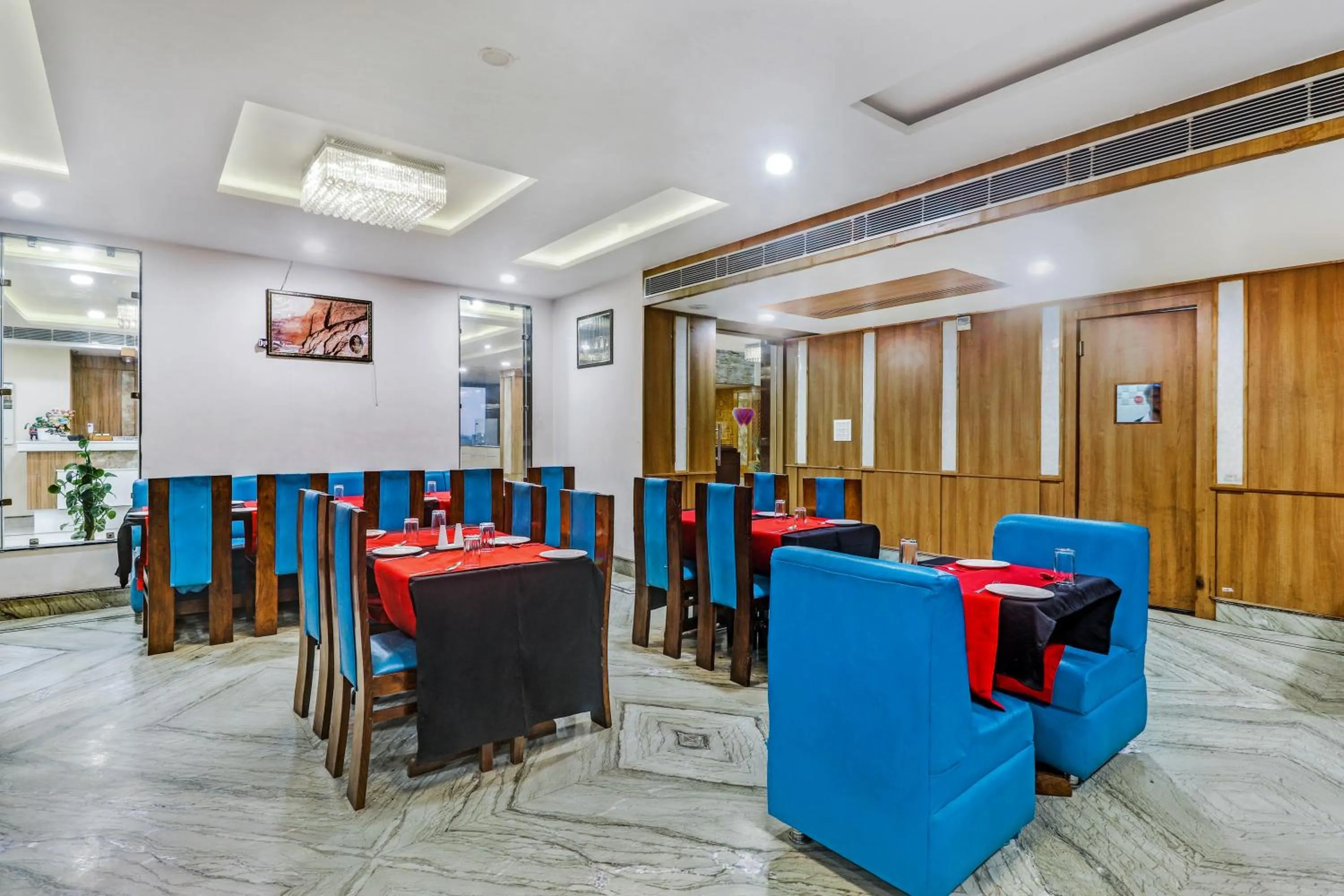 Breakfast in Hotel Kalka Royal