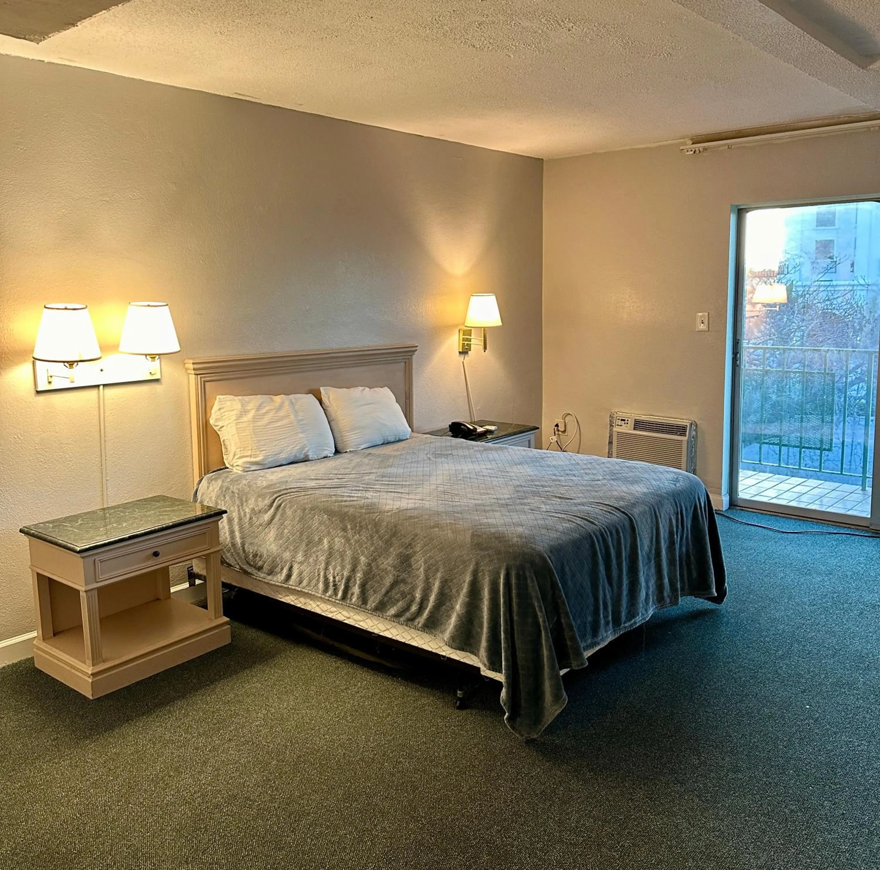 Bedroom, Bed in Hotel Chateaubleau