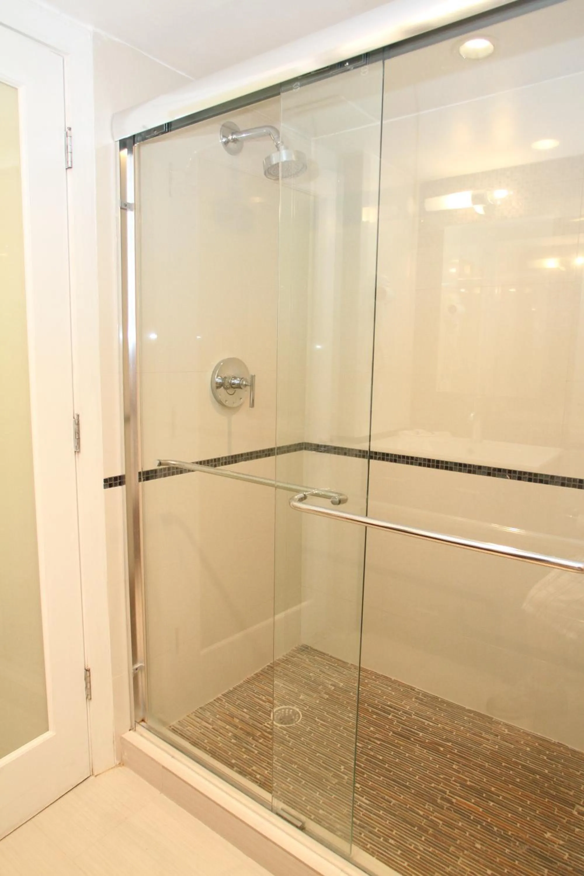 Bathroom in Hotel Chateaubleau