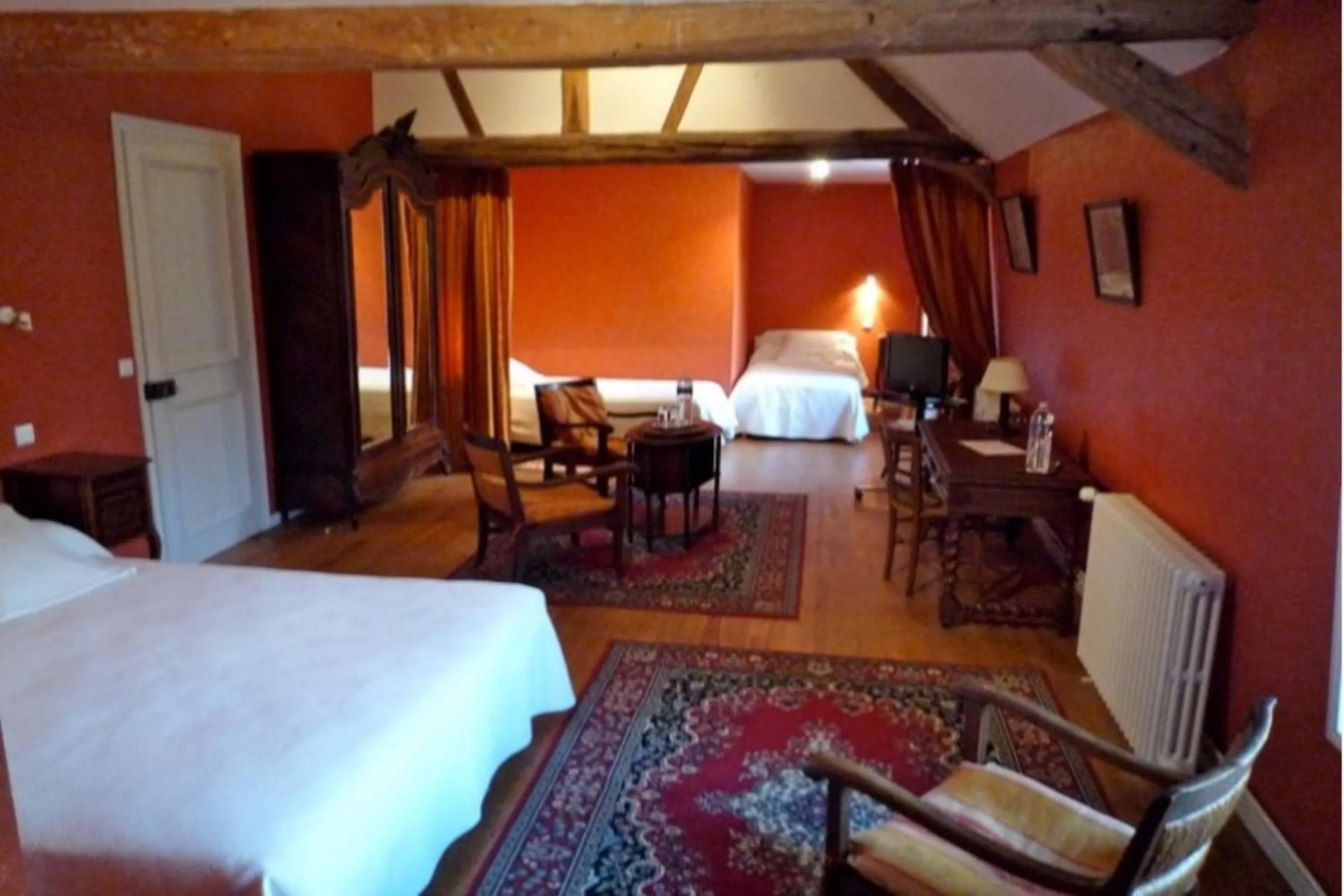 Photo of the whole room, Bed in Château de Behen