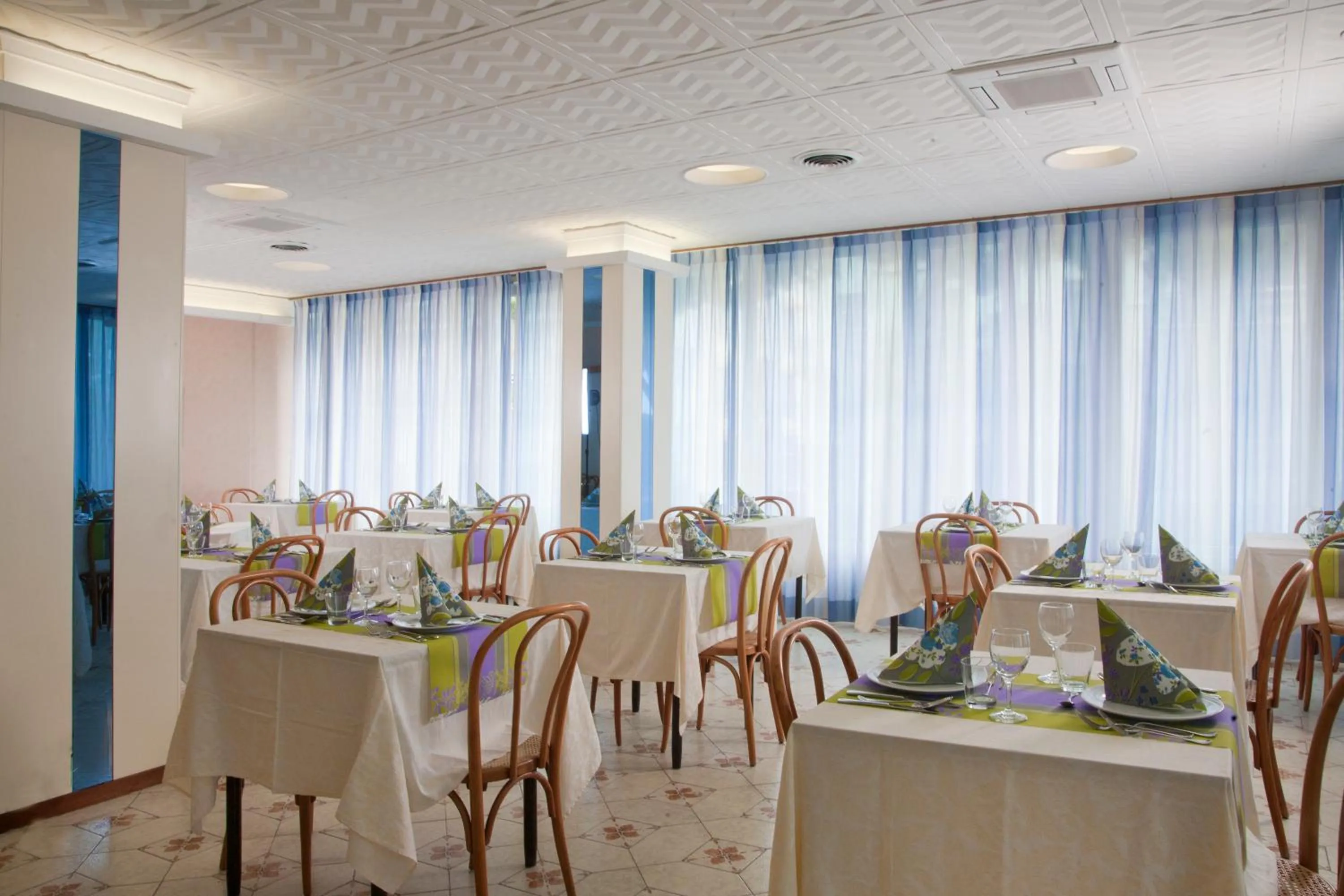 Restaurant/places to eat in Hotel Norma