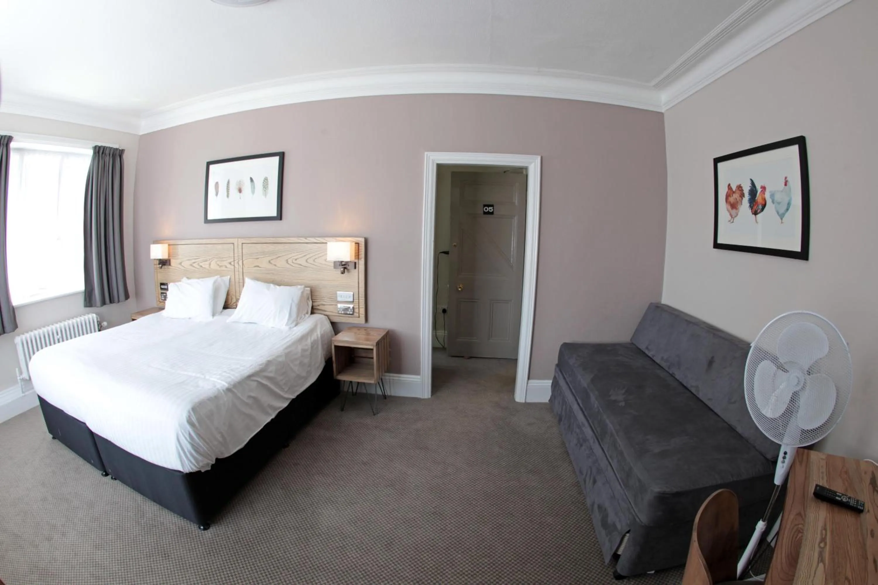 Bedroom, Bed in Bear Inn, Somerset by Marston's Inns