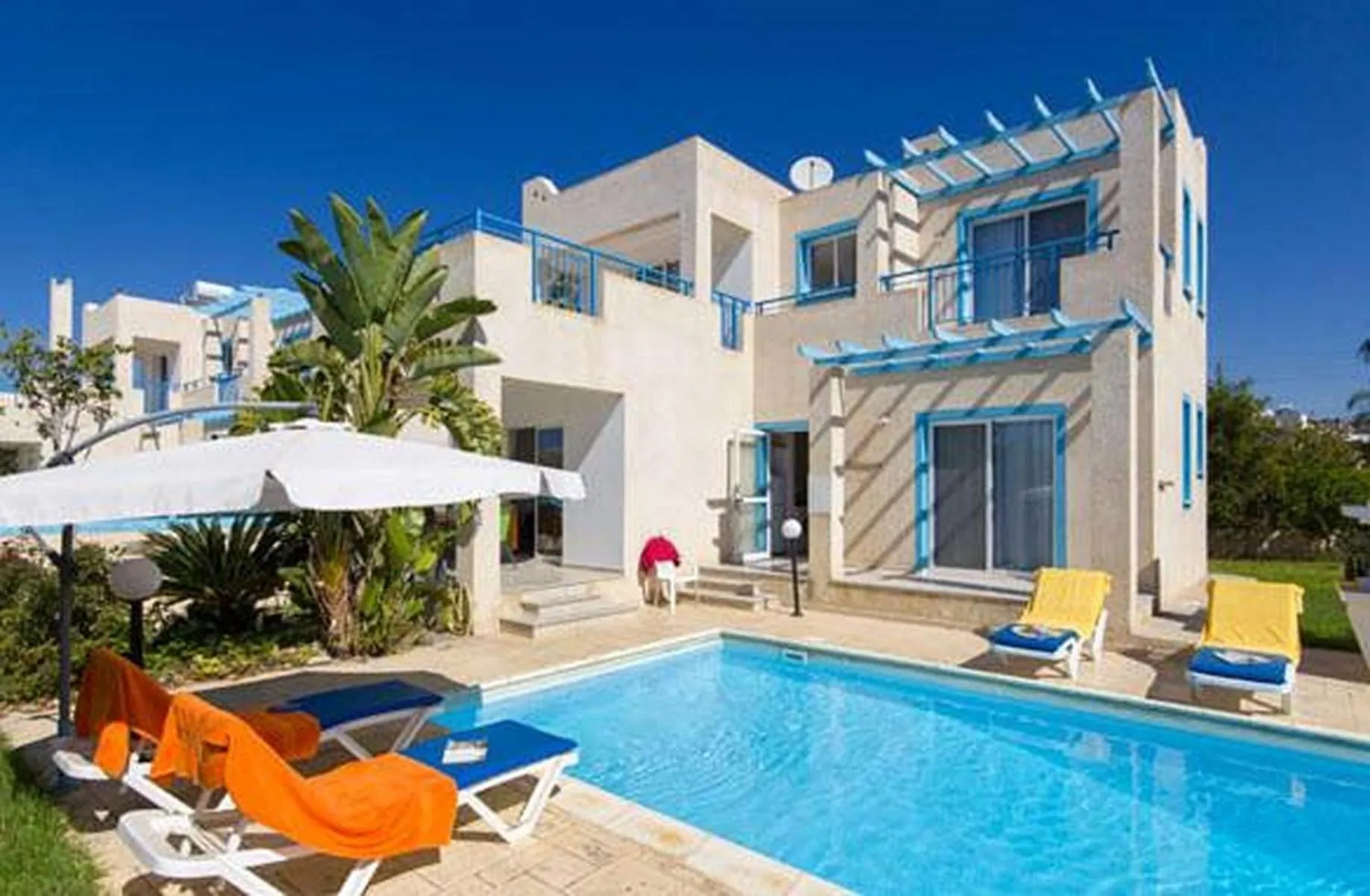 Swimming pool in Philippos Paphos villas - villa 3