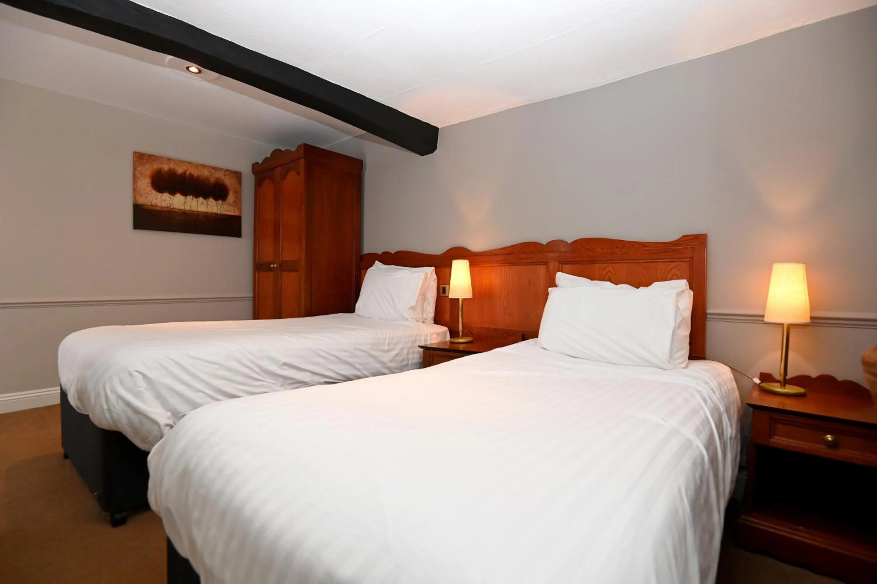 Bedroom, Bed in Original White Hart, Ringwood by Marston's Inns