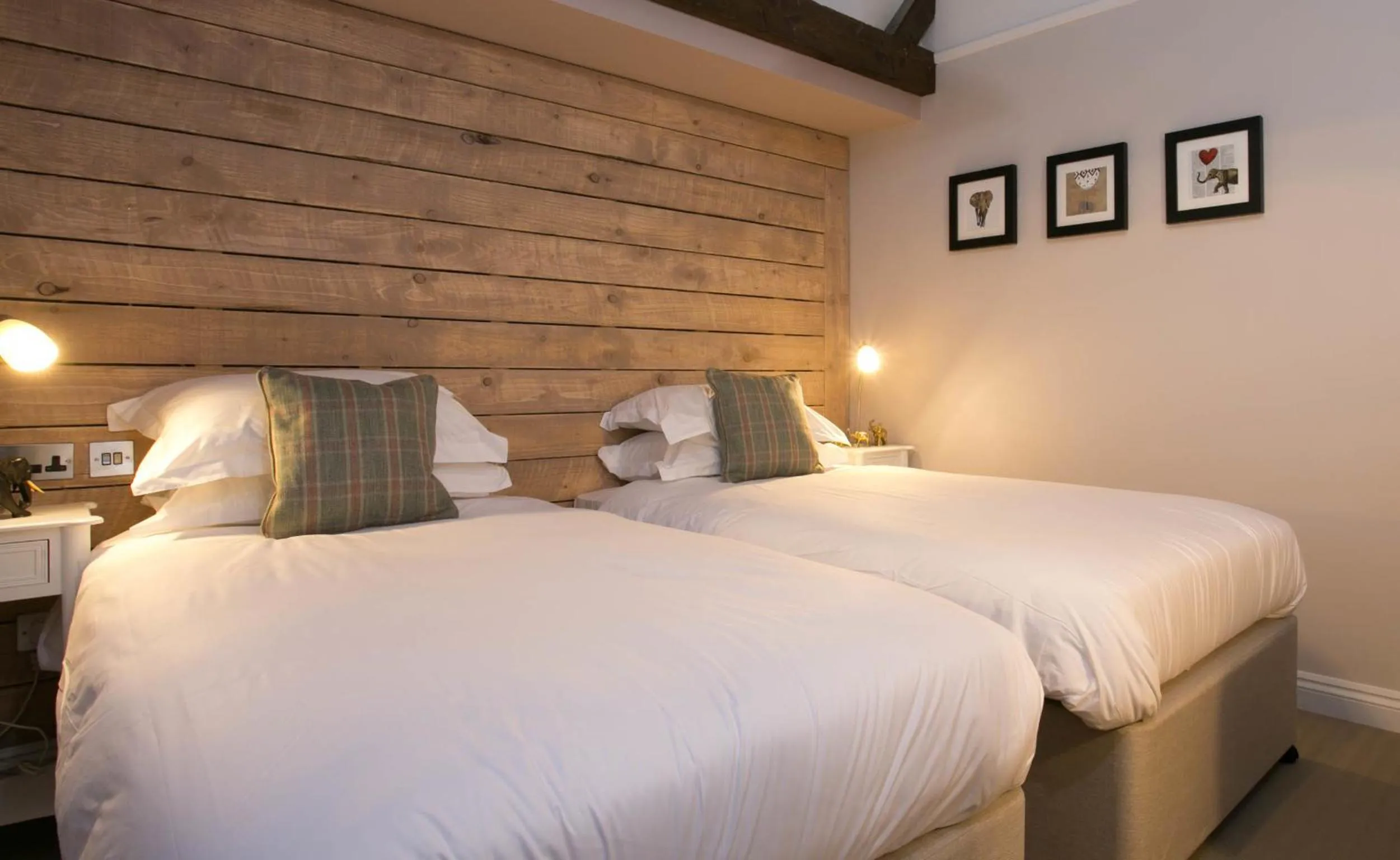 Bed in The Elephant at the Market