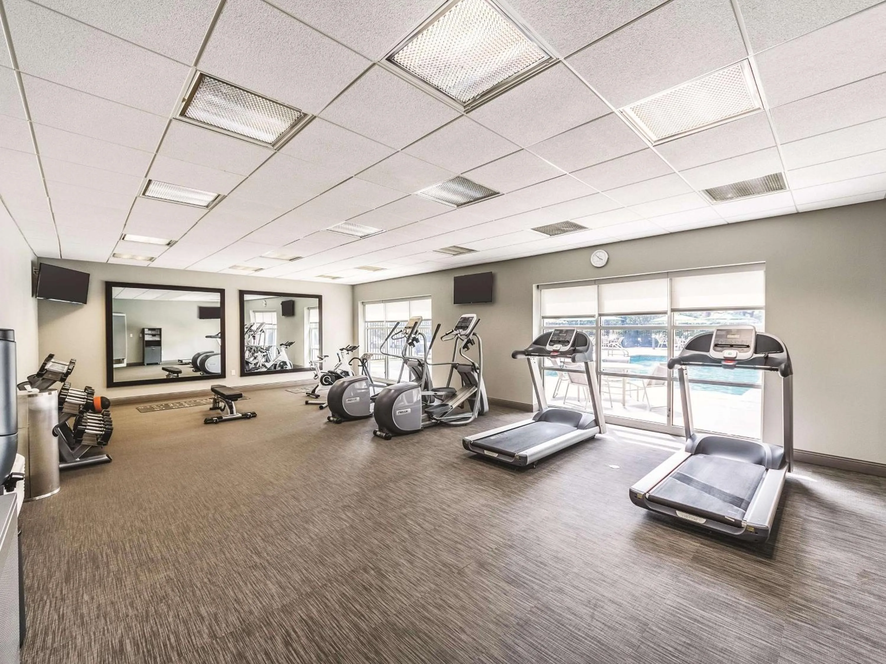 Fitness centre/facilities in La Quinta Inn & Suites by Wyndham San Antonio Downtown