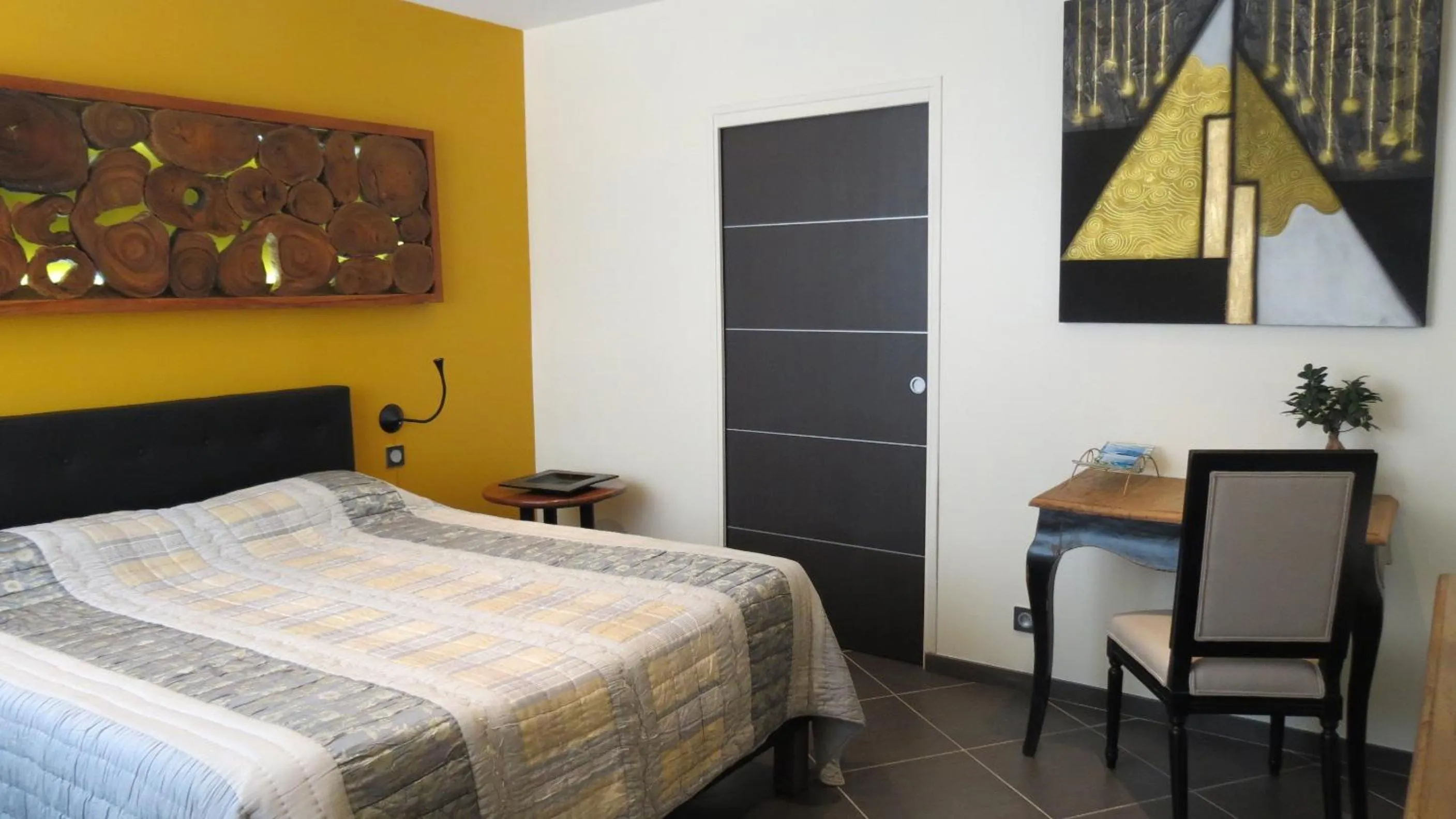 Photo of the whole room, Bed in Logis Hôtel Restaurant Chez Nous