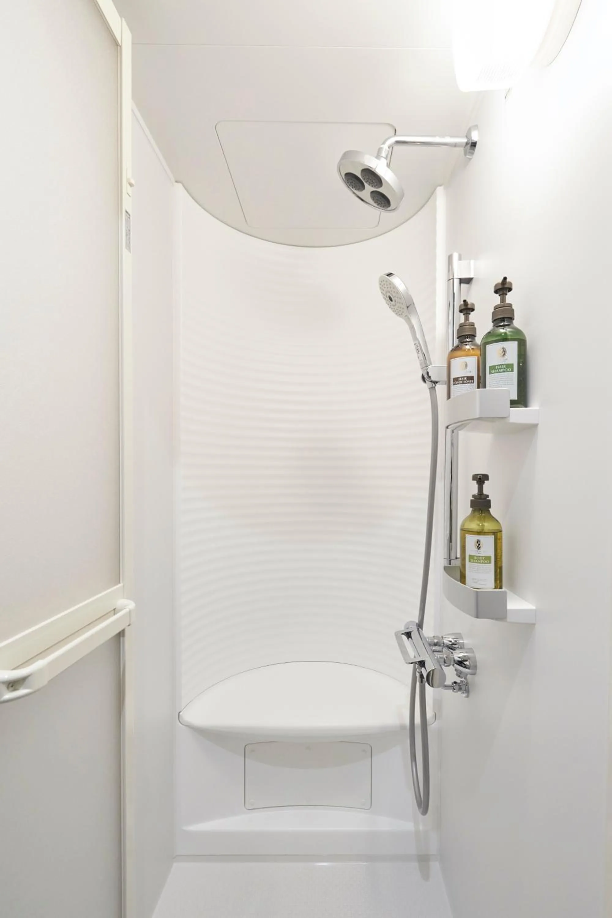 Shower in Resol Poshtel Tokyo Asakusa