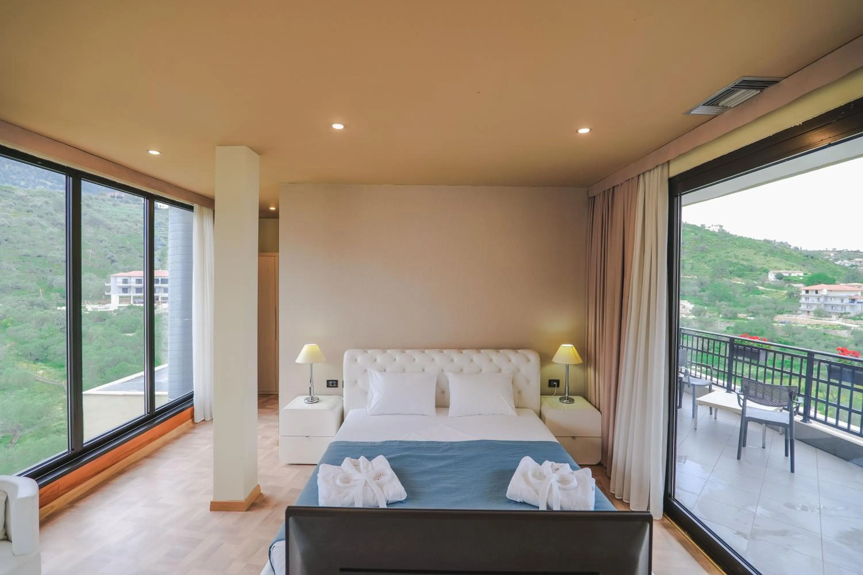 Photo of the whole room, Bed in Rapo's Resort Hotel