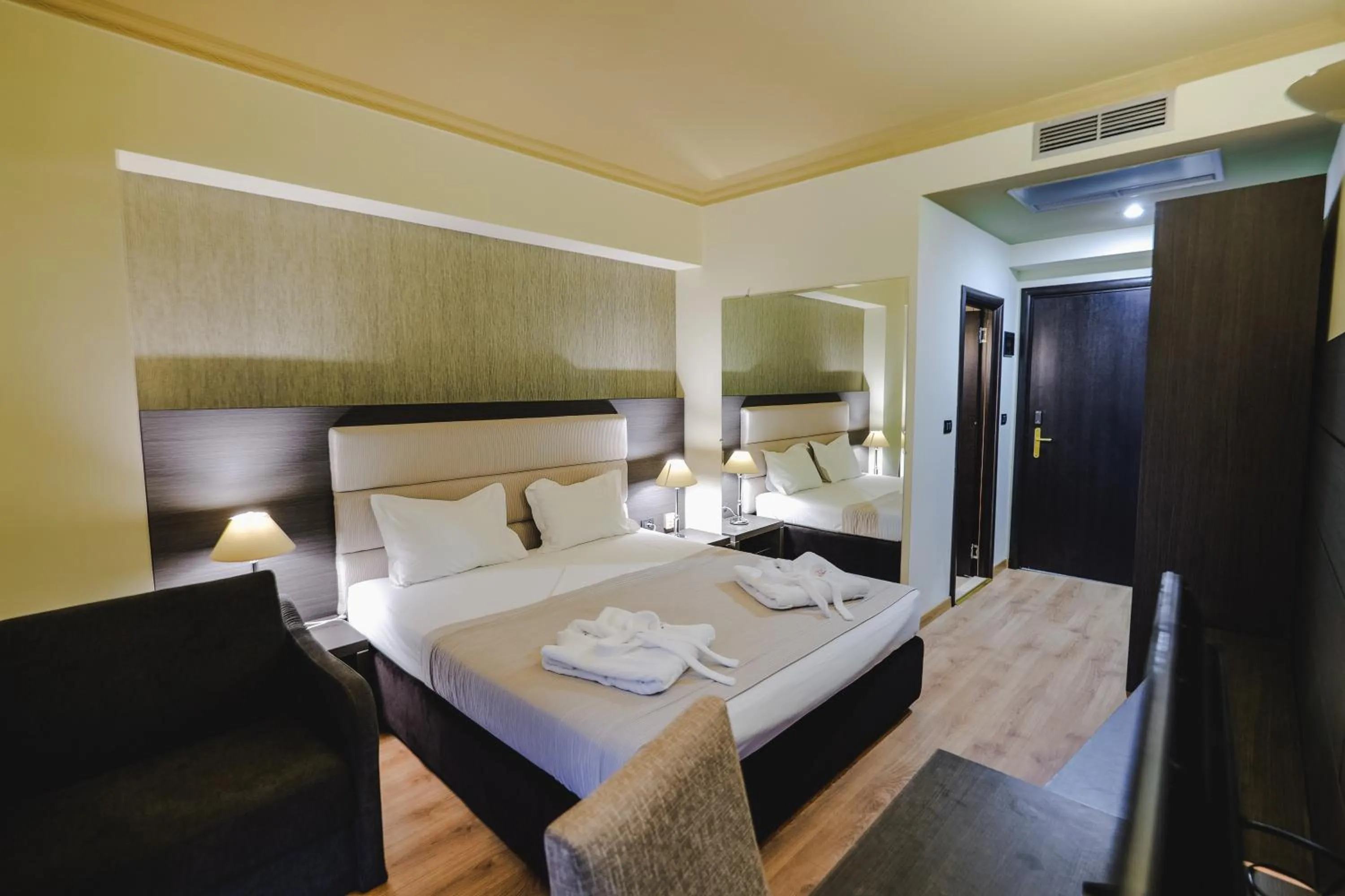 Bedroom, Bed in Rapo's Resort Hotel