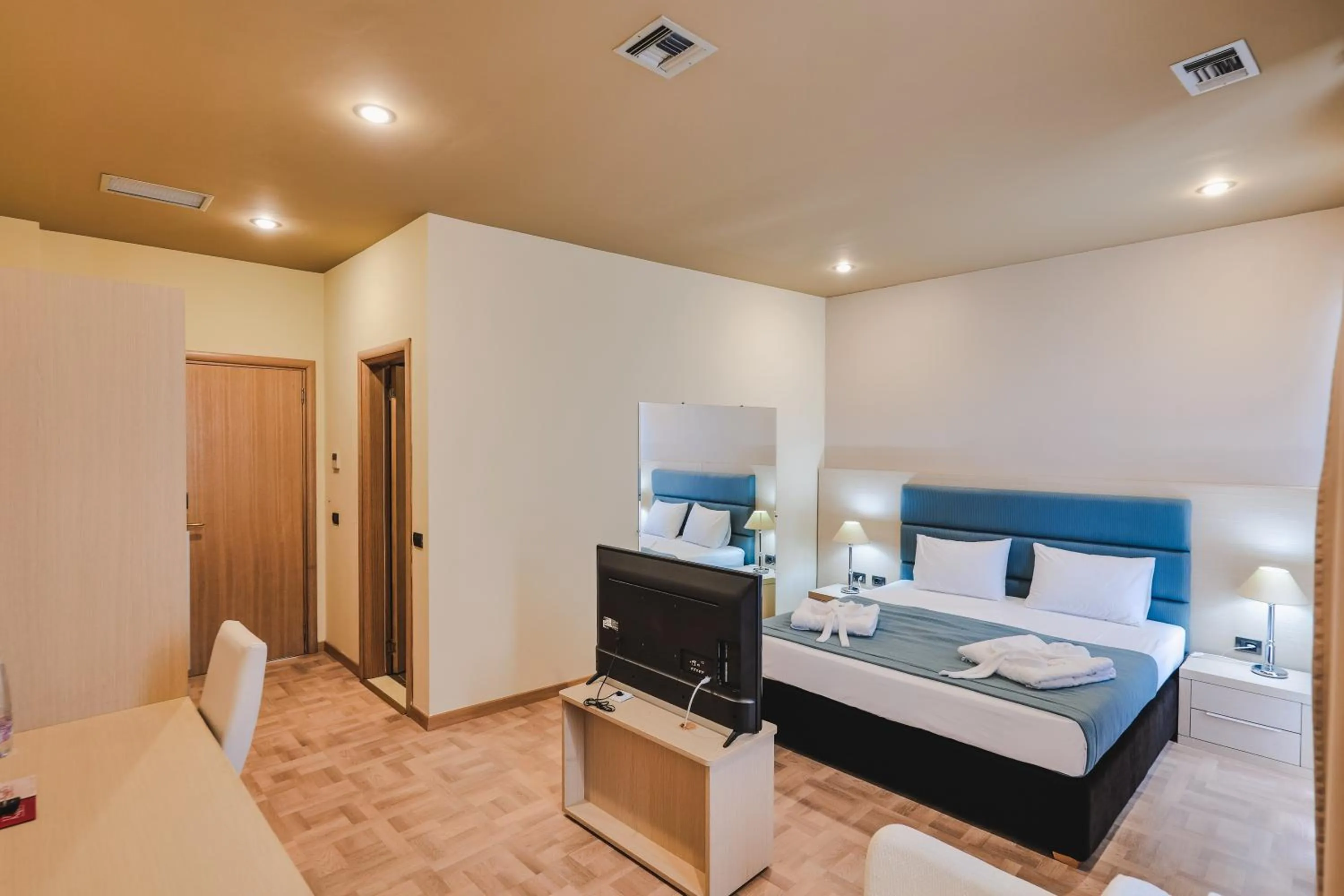 Photo of the whole room, Bed in Rapo's Resort Hotel