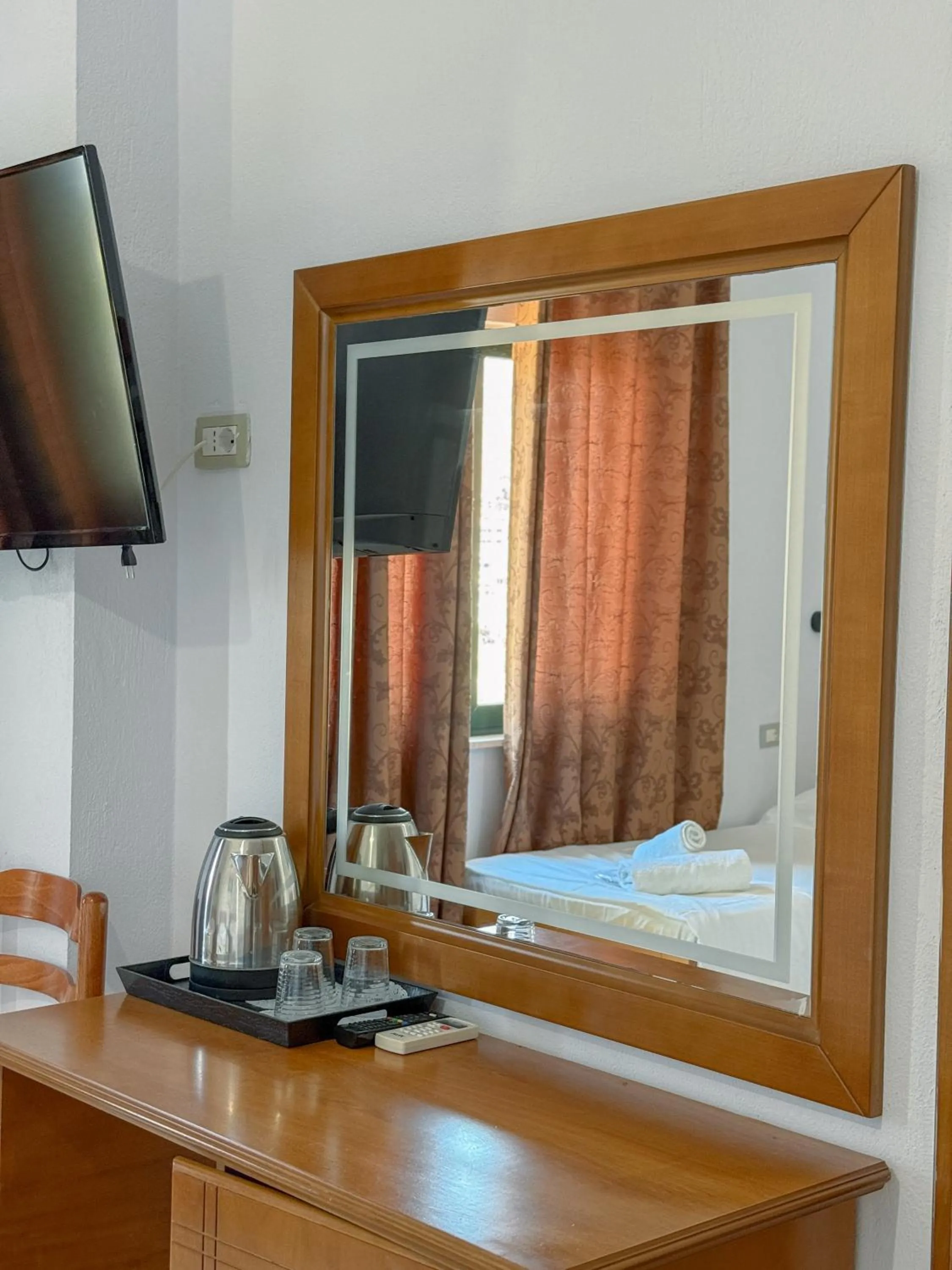 Bedroom, Bed in Hotel Bahamas