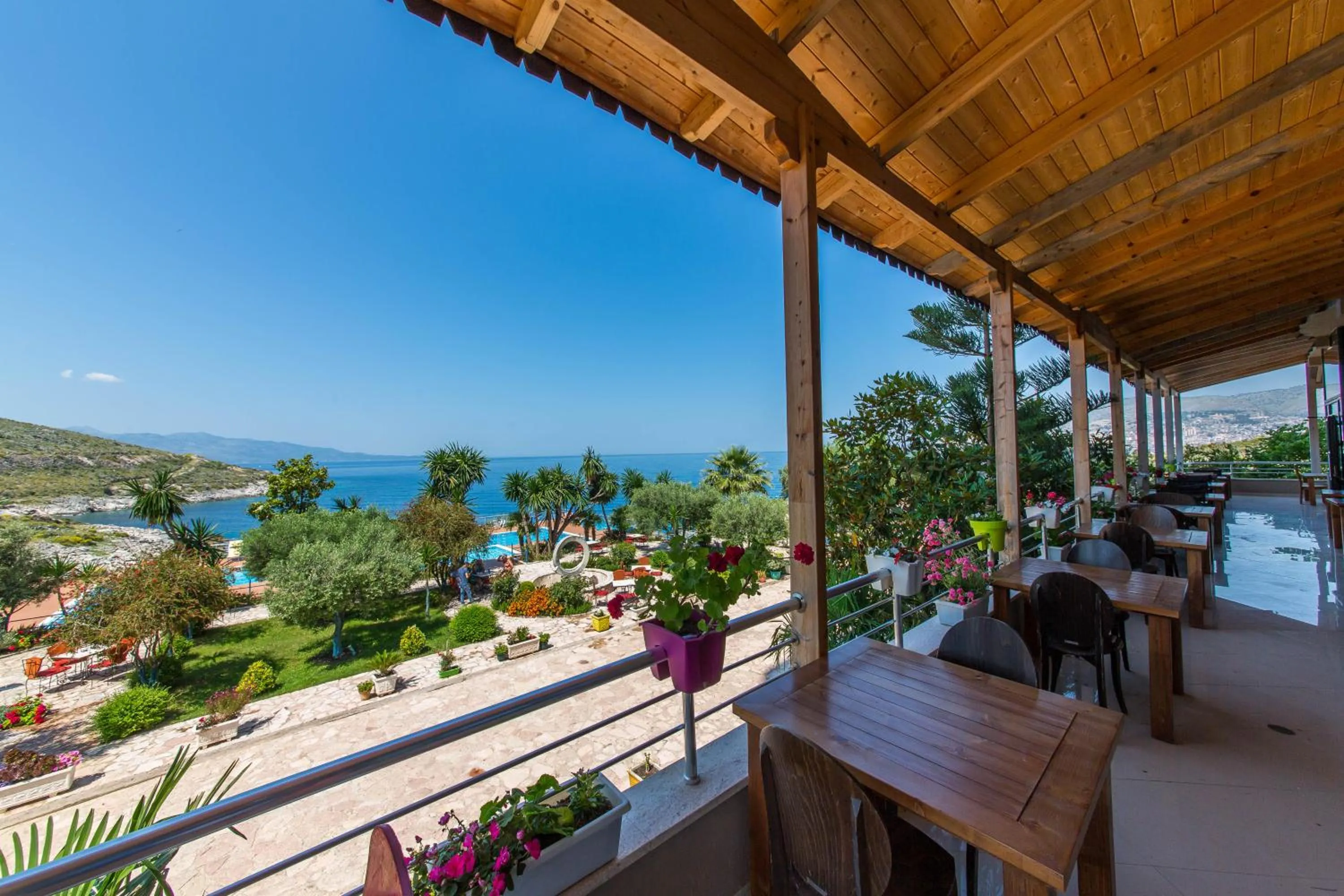 Restaurant/places to eat in Hotel Bahamas