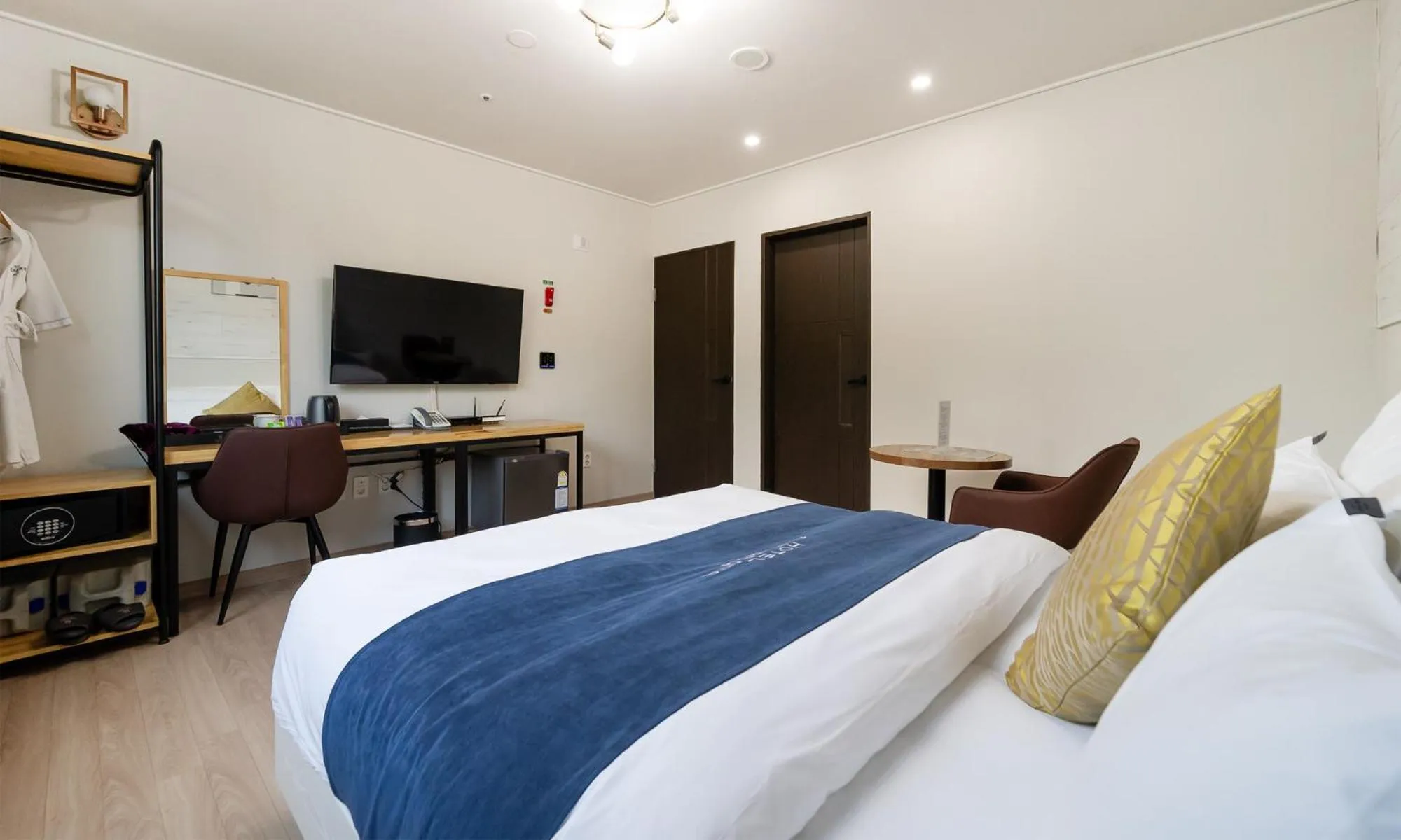 Bed in CM Park Hotel