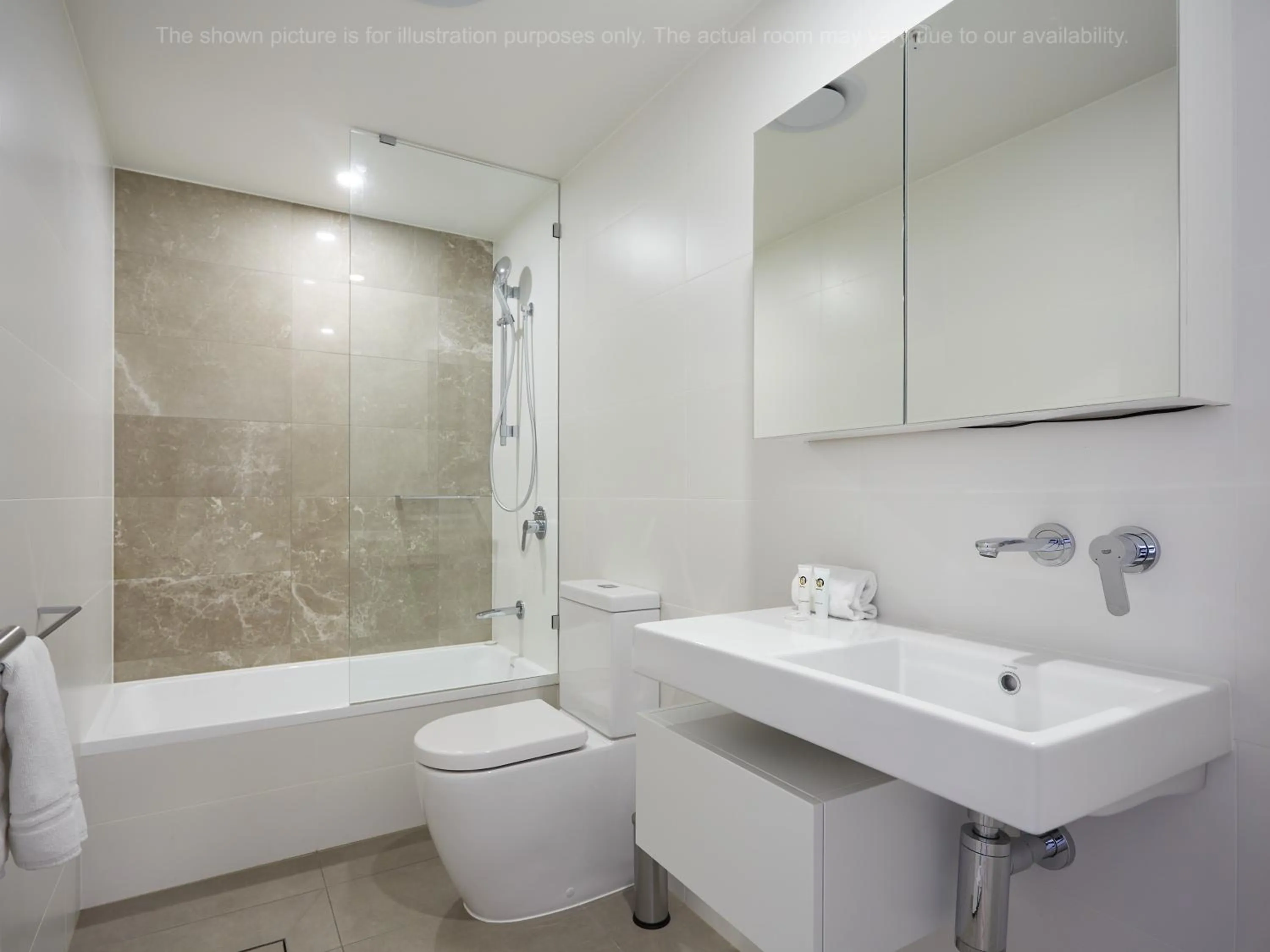 Toilet in Ruby Gold Coast By Serain