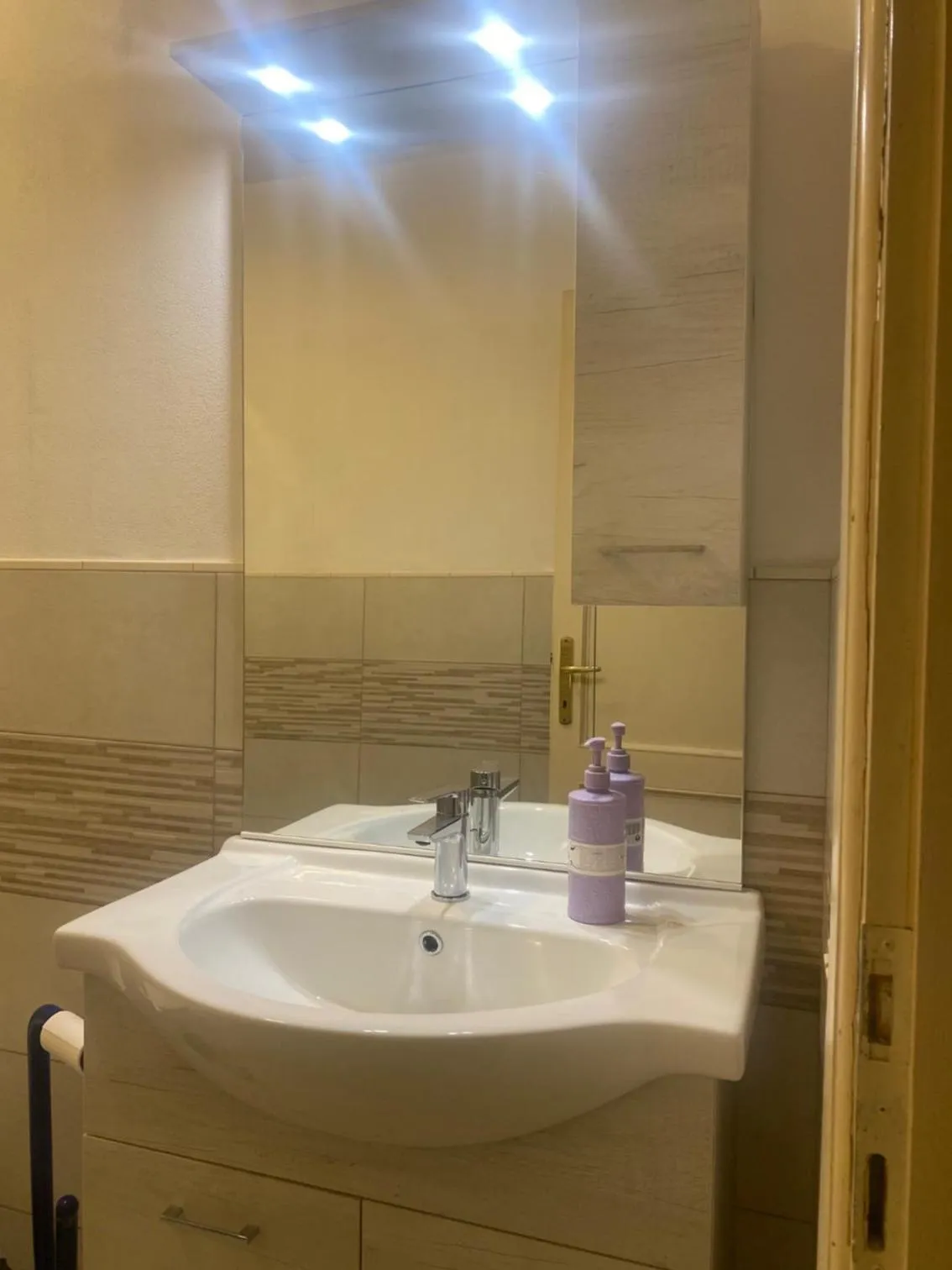 Bathroom in Al Cardinale Rooms & Studios