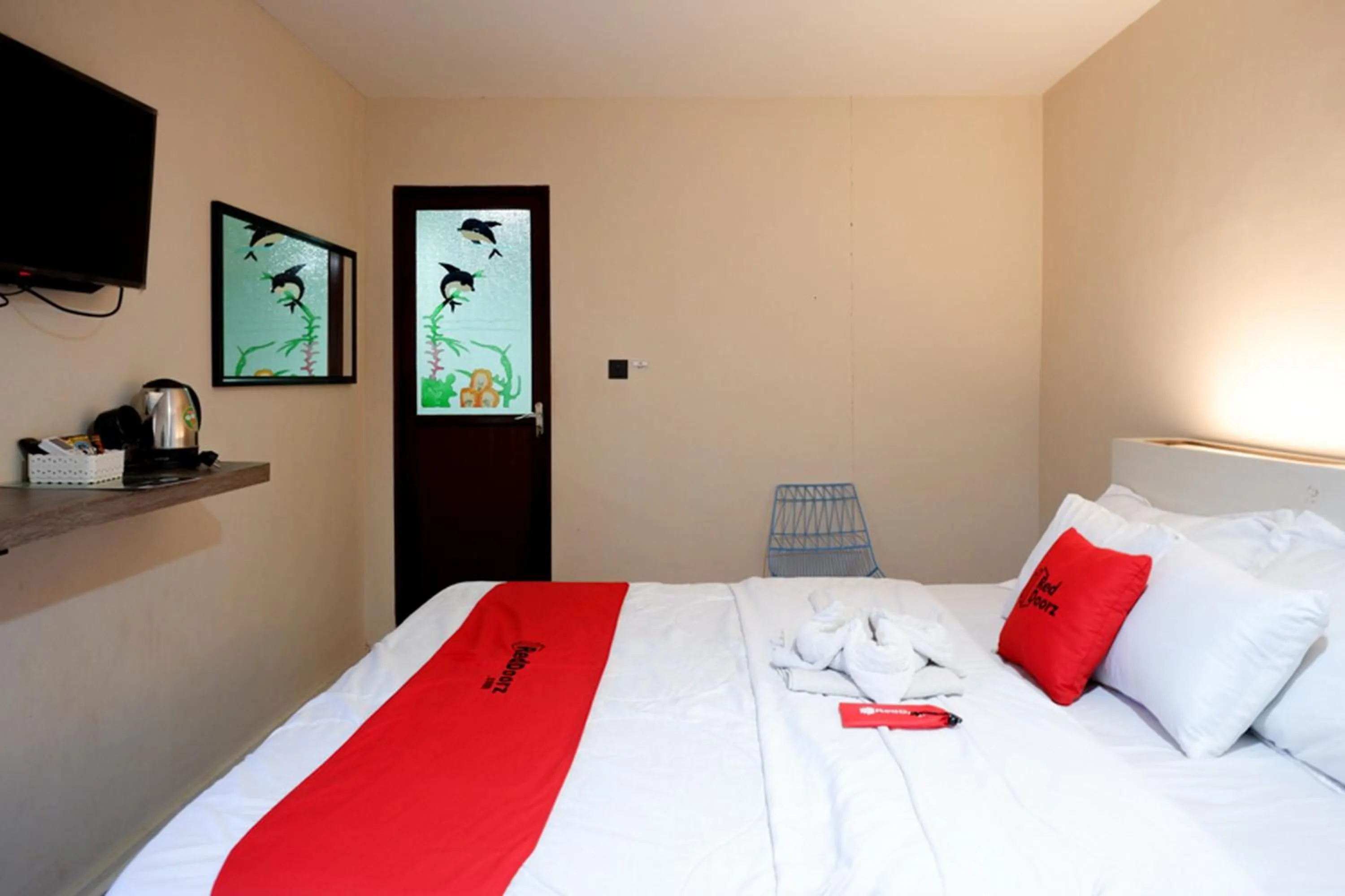 Bed in RedDoorz Syariah At Jalan Jenderal Sudirman Palopo